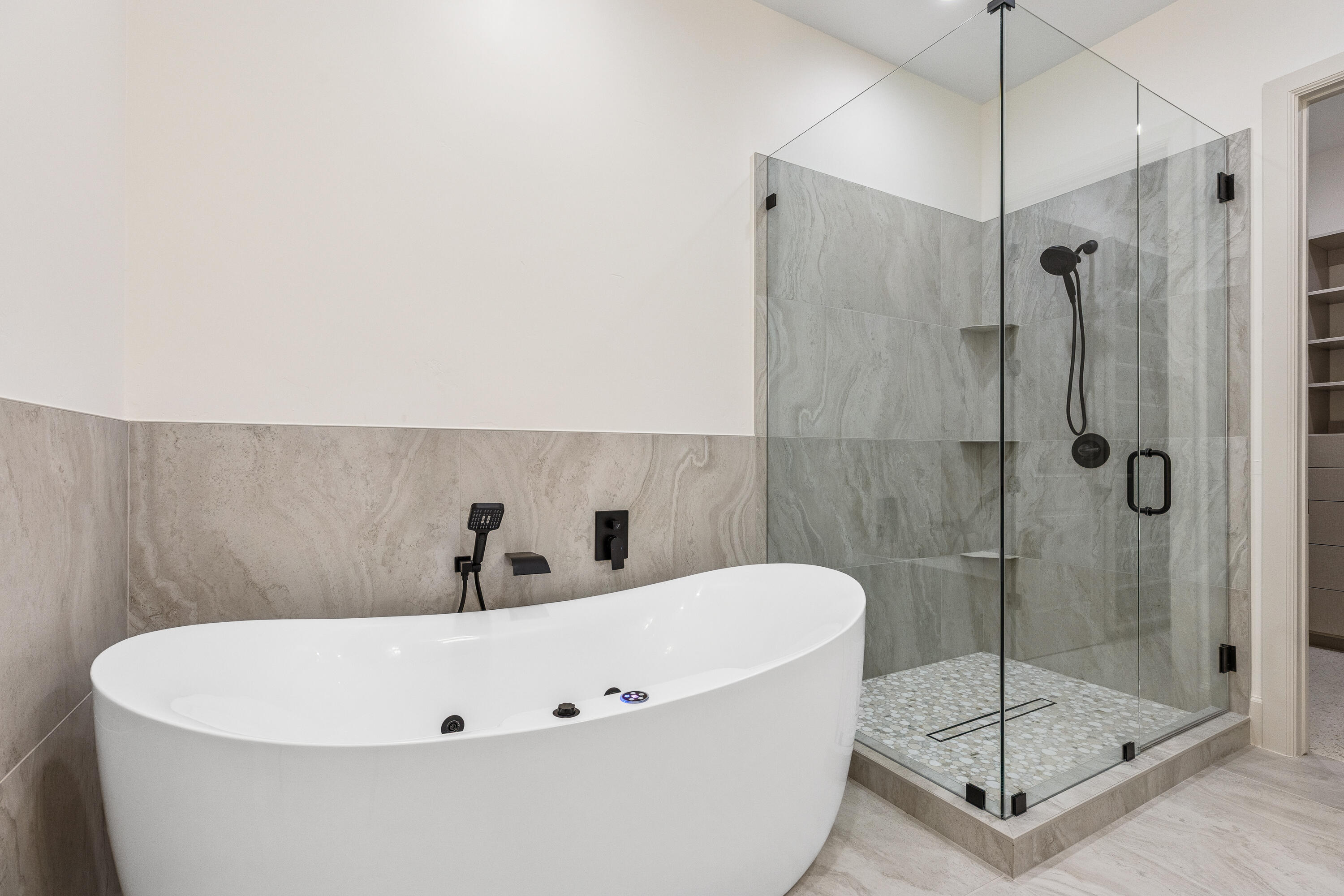 FALCON RIDGE - Residential