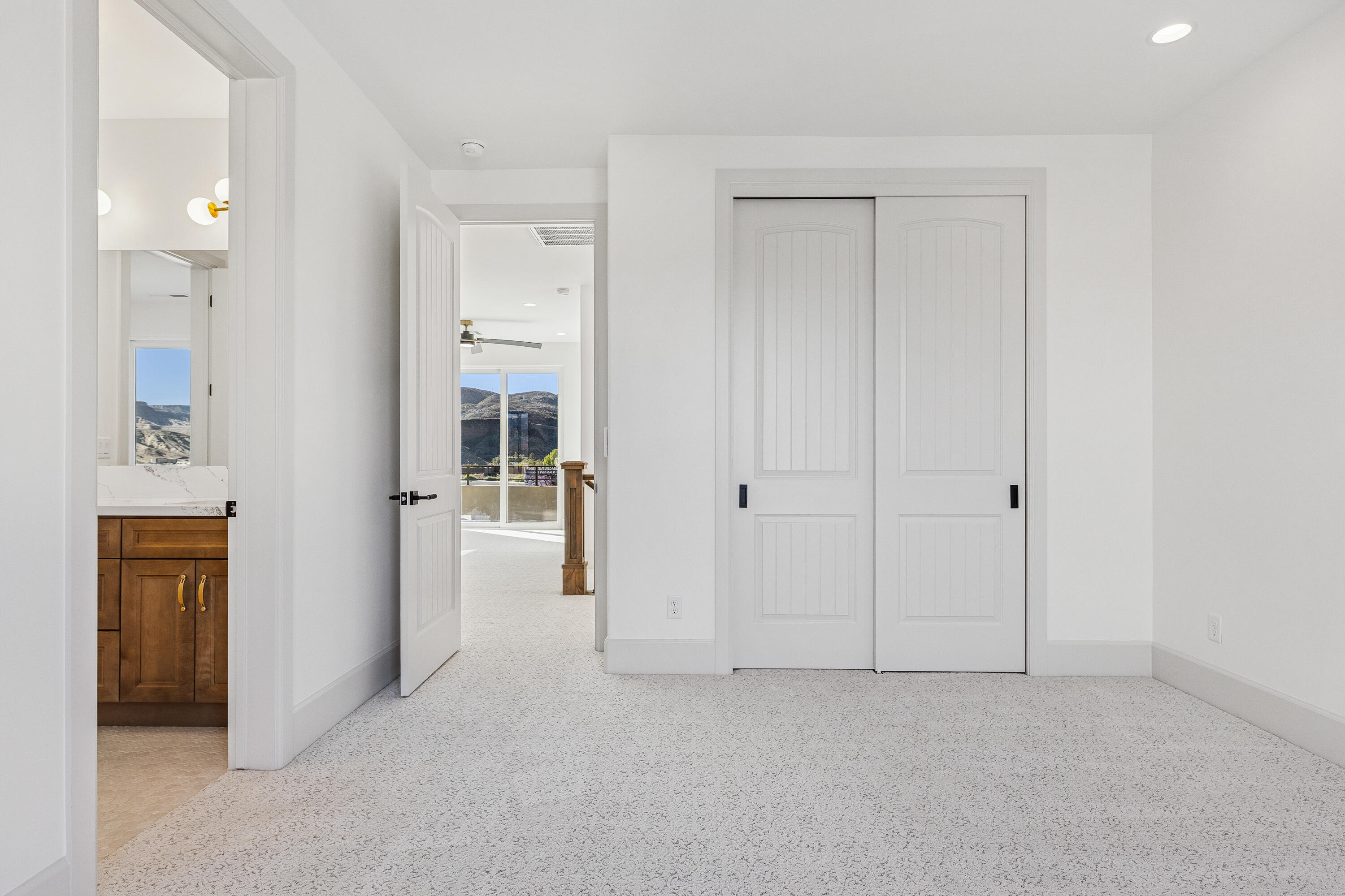 FALCON RIDGE - Residential