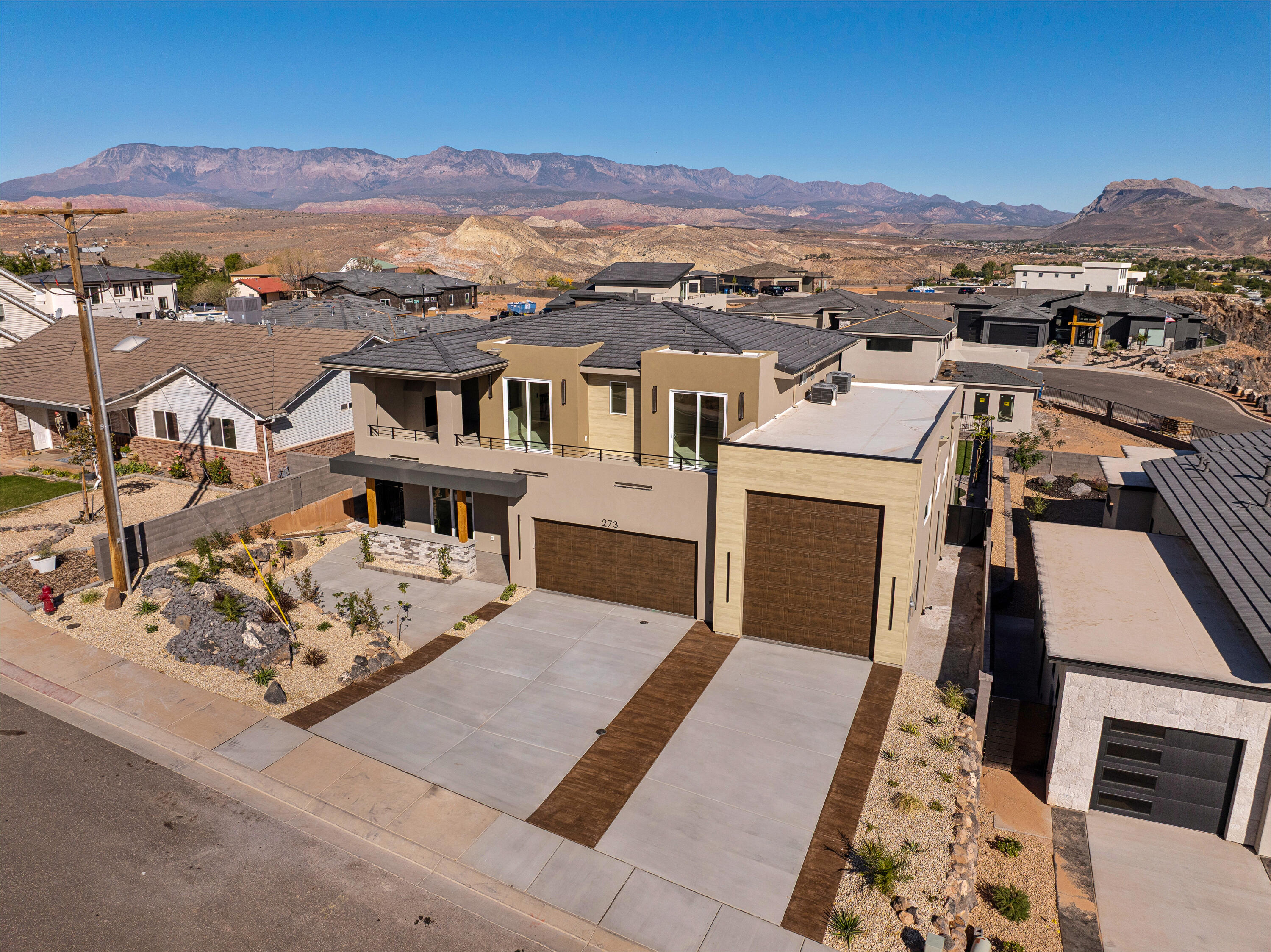 FALCON RIDGE - Residential