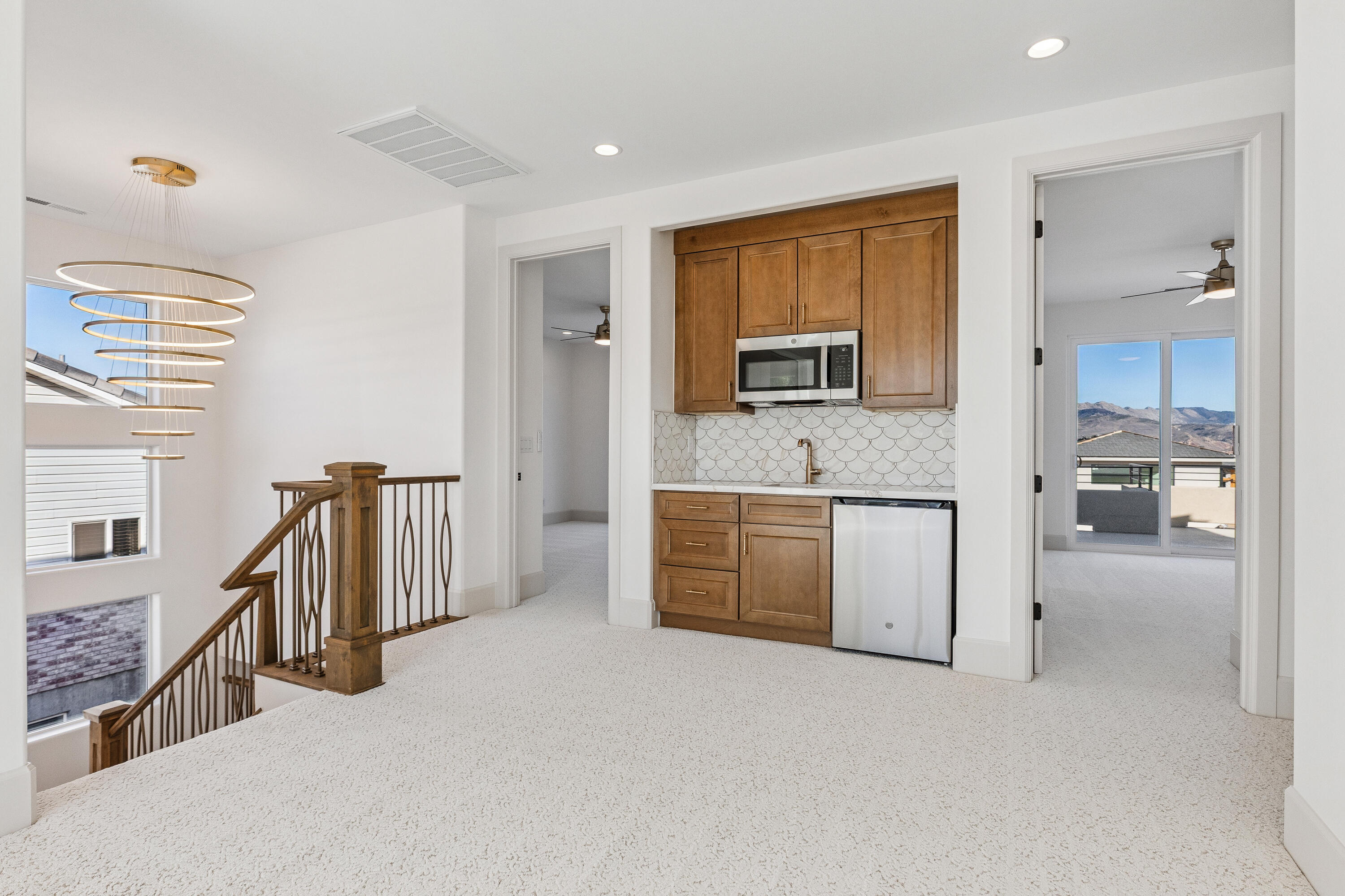 FALCON RIDGE - Residential