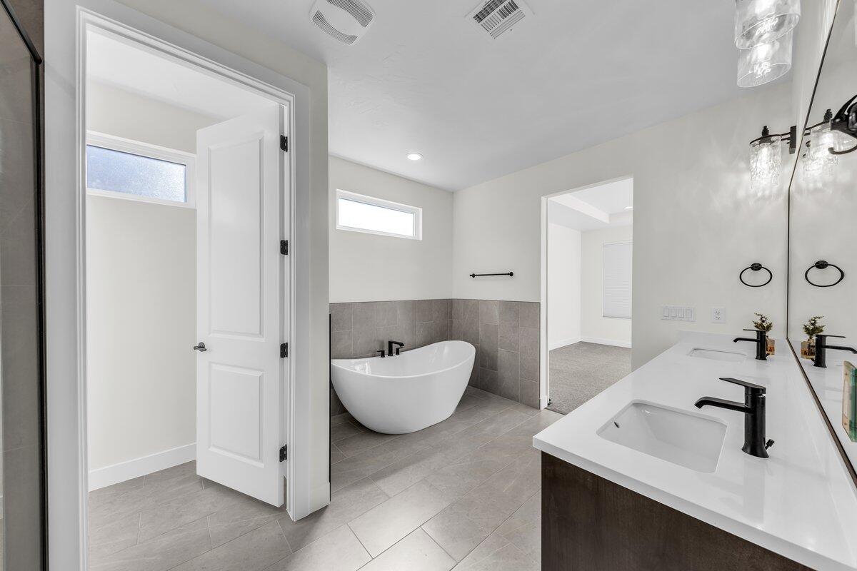 THE RIDGE AT ZION VISTA - Residential