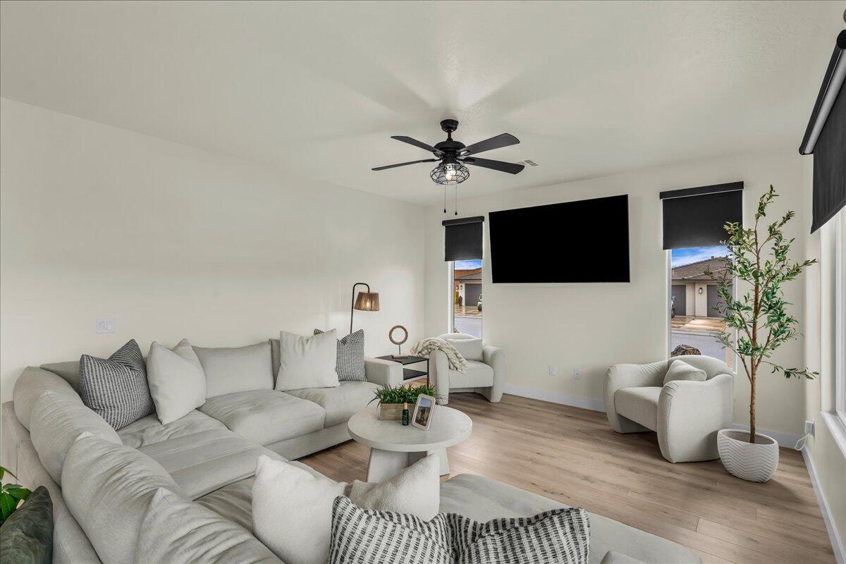 DESERT VISTA - Residential