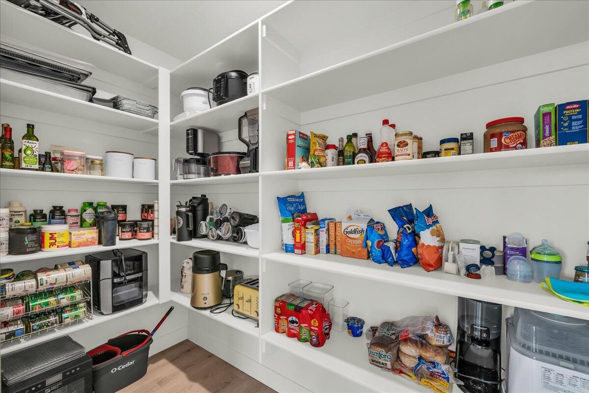 DESERT VISTA - Residential