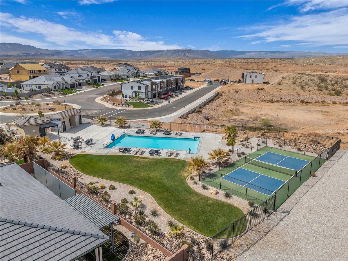 DESERT VISTA - Residential