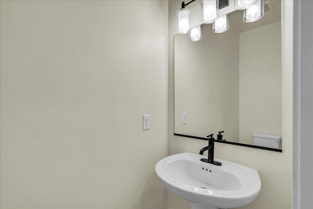 DESERT VISTA - Residential