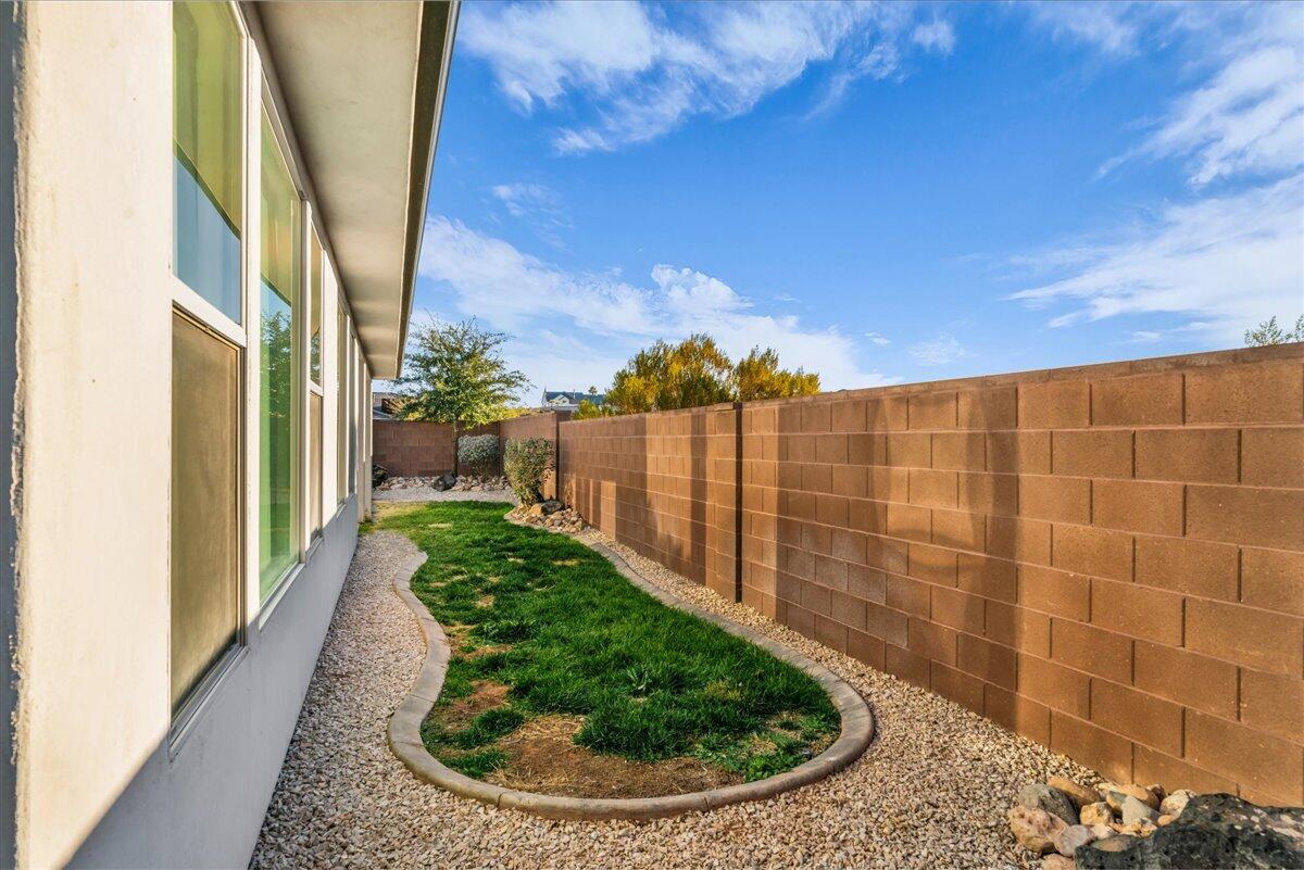 DESERT VISTA - Residential