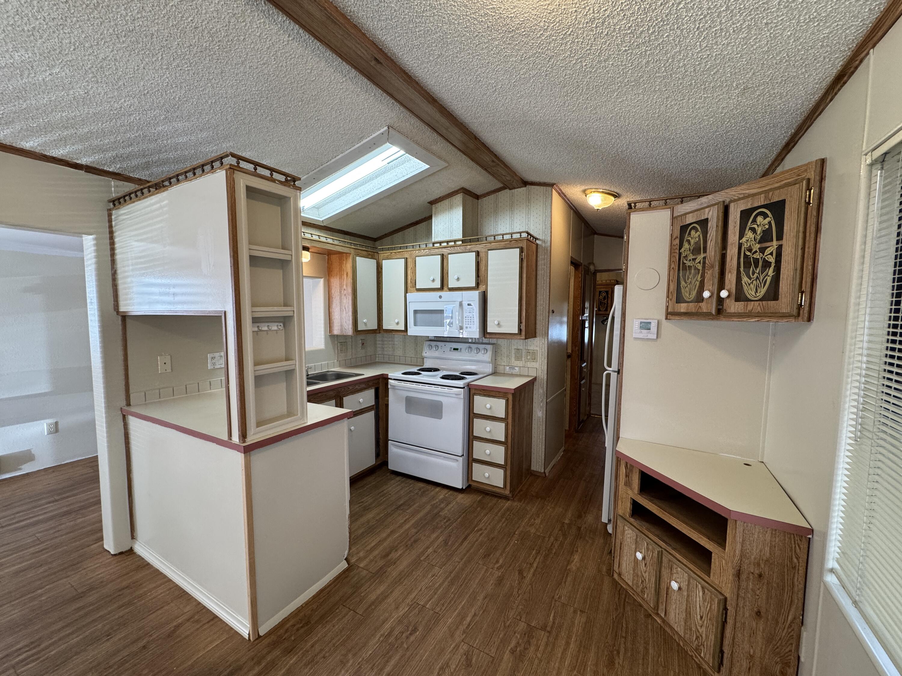 CANYON BREEZE RV RESORT - Residential