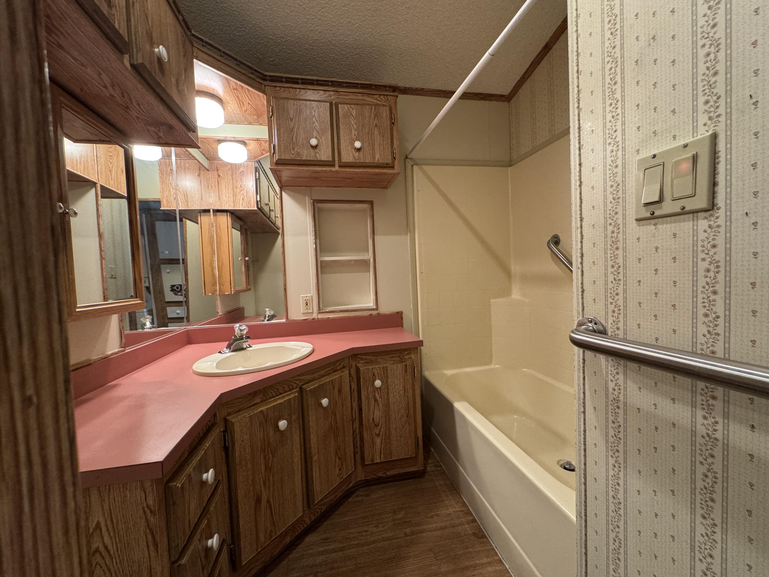 CANYON BREEZE RV RESORT - Residential