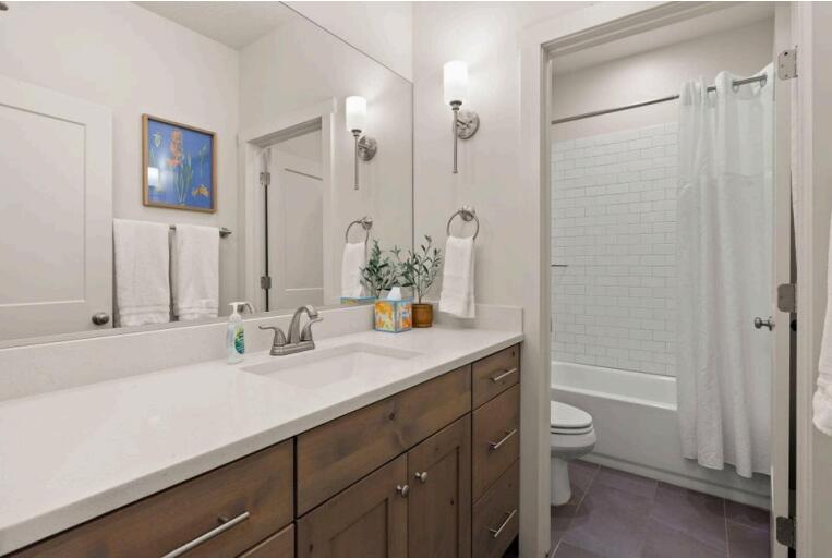 FREEDOM VILLAGE AT THE FIELDS - Residential