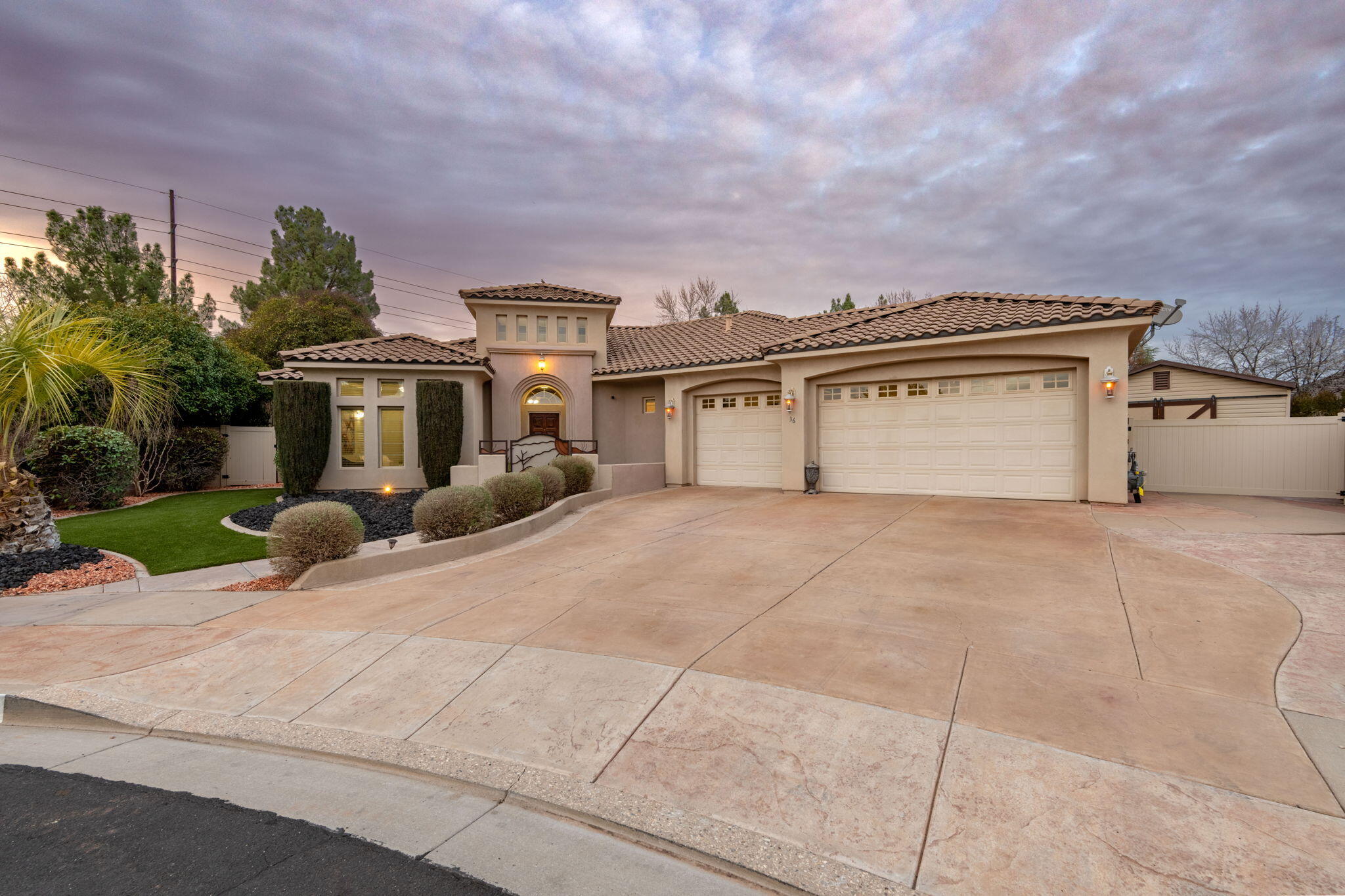 POINTE WEST ESTATES - Residential