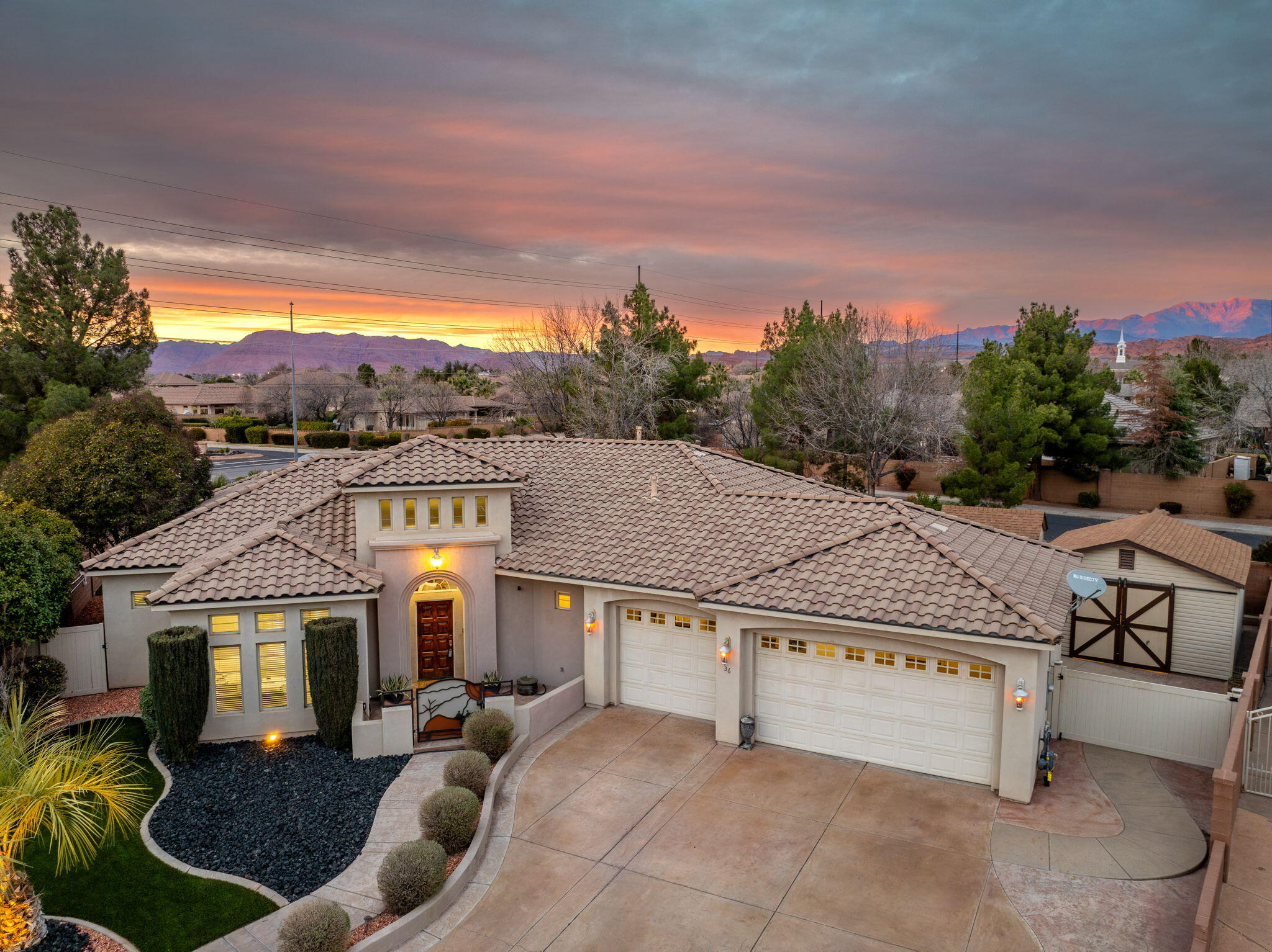 POINTE WEST ESTATES - Residential