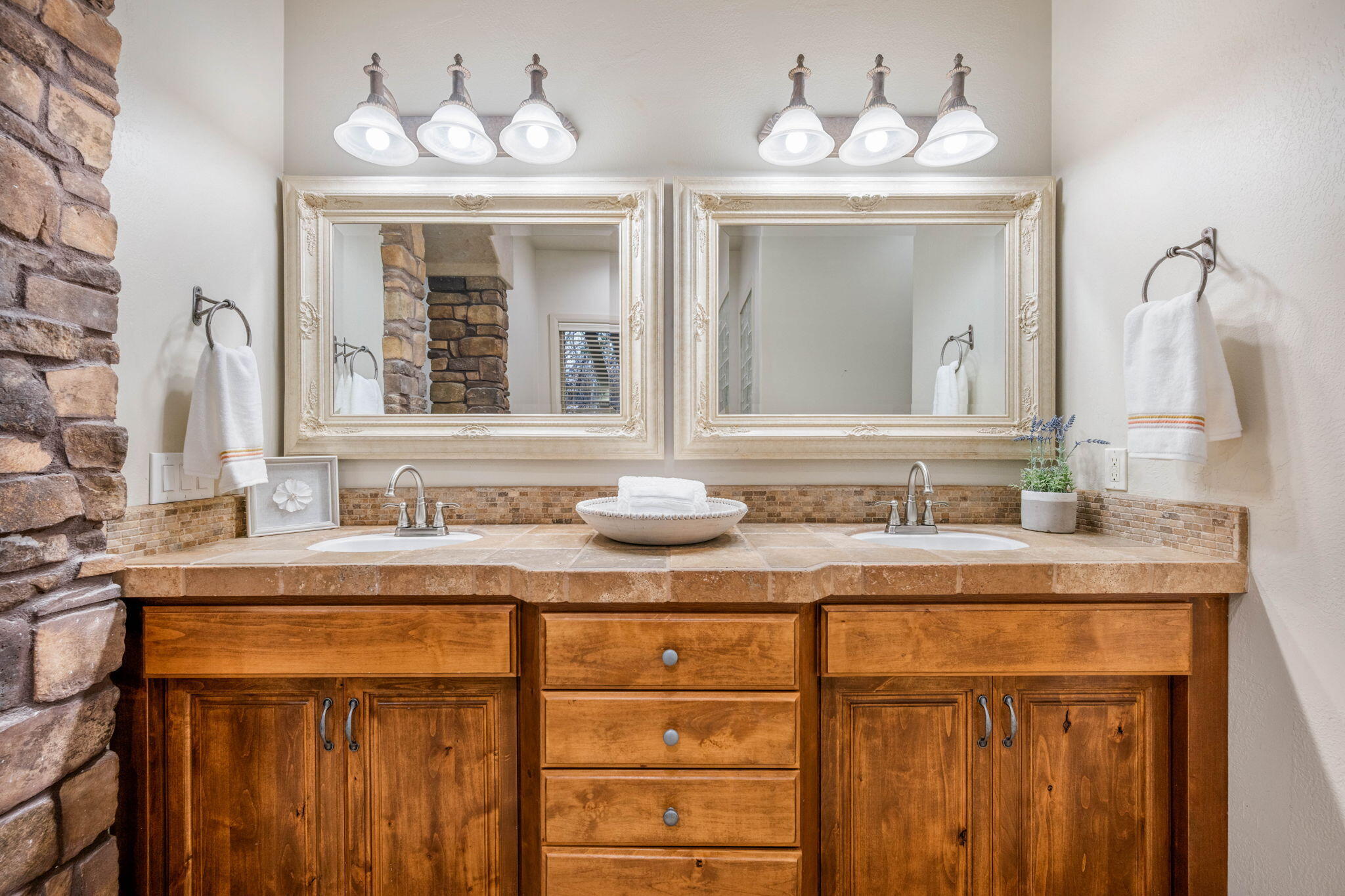 POINTE WEST ESTATES - Residential