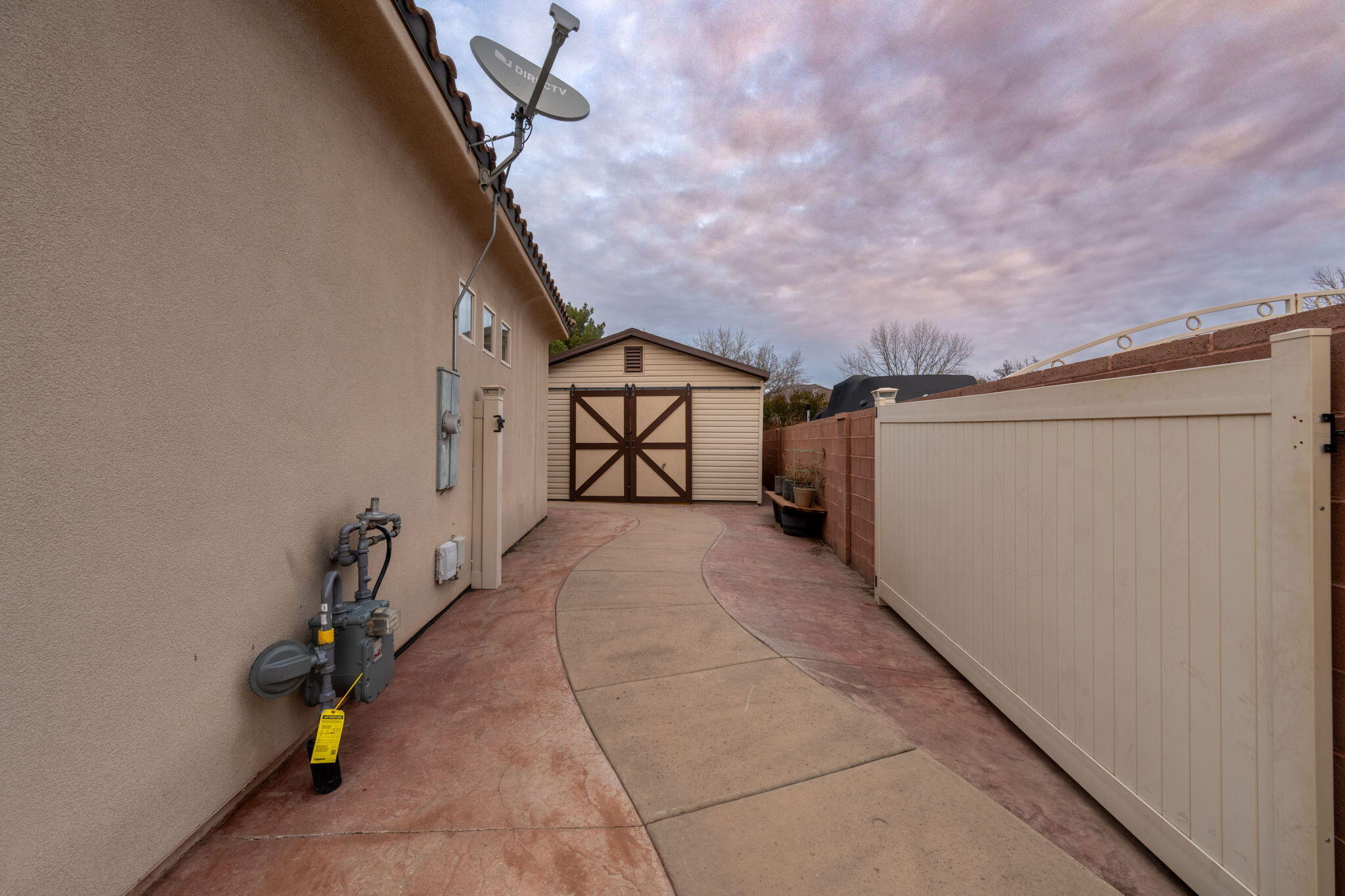 POINTE WEST ESTATES - Residential