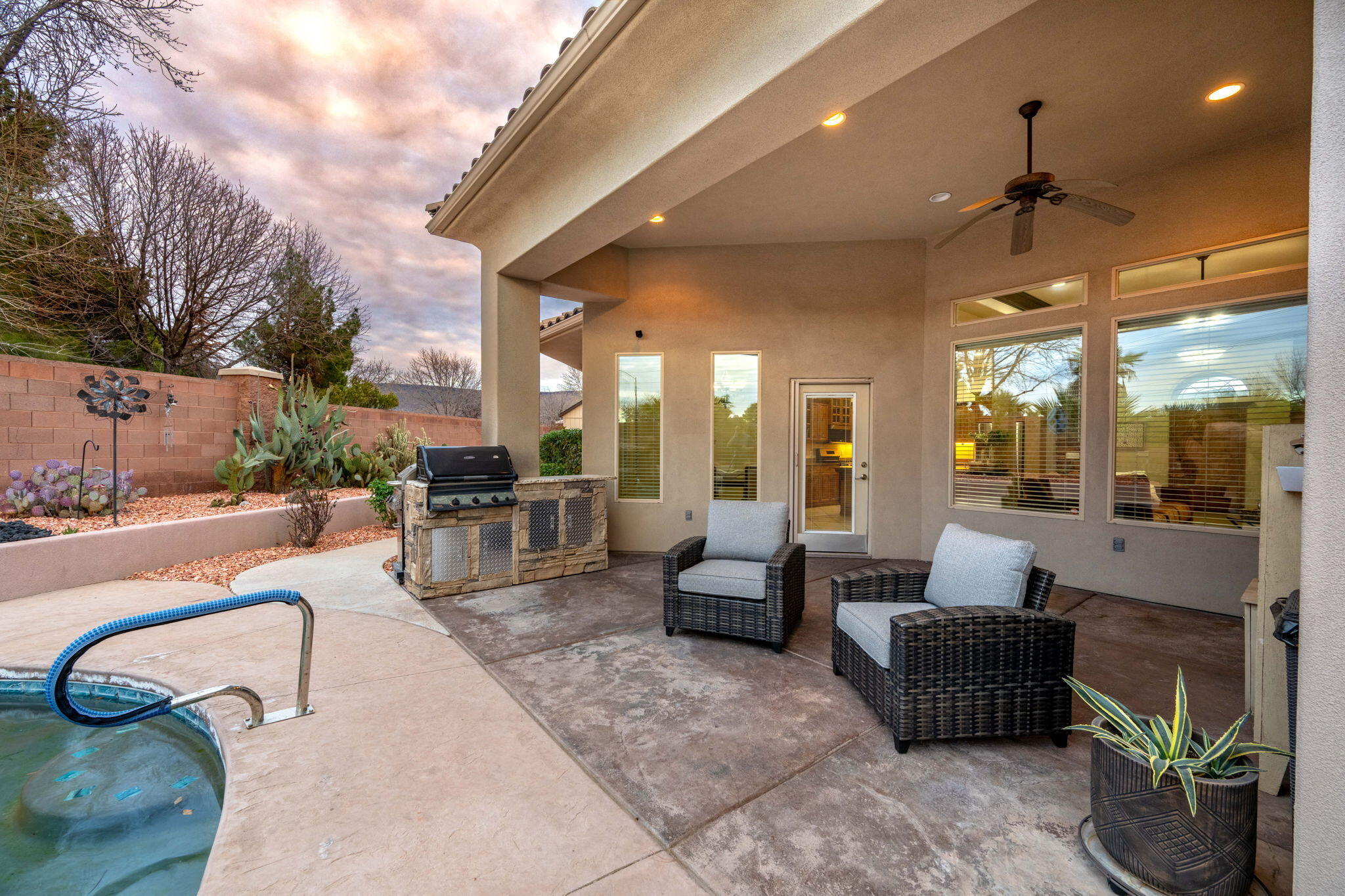 POINTE WEST ESTATES - Residential