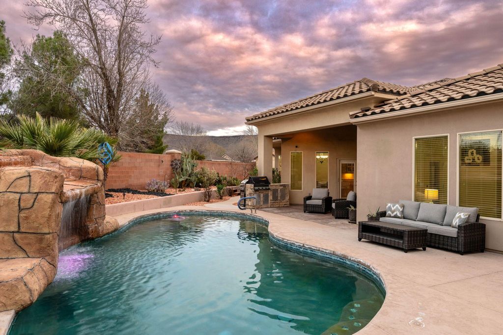 Photo of 36 S 1790 W CIR, Saint George, UT 84770 (MLS # 26-269406)