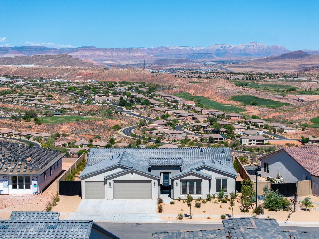Photo of 1636 N Horizon Parkway, Washington, UT 84780 (MLS # 26-275131)
