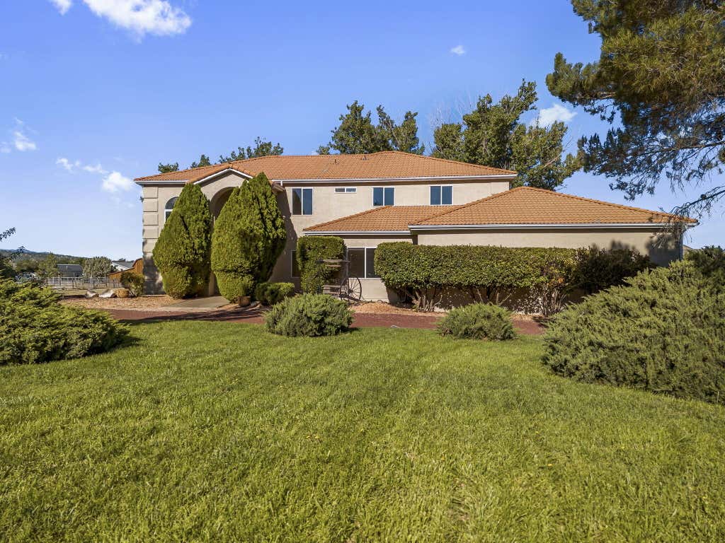 Photo of 1217 N Horsemans Park DR, Dammeron Valley, UT 84783 (MLS # 26-275332)