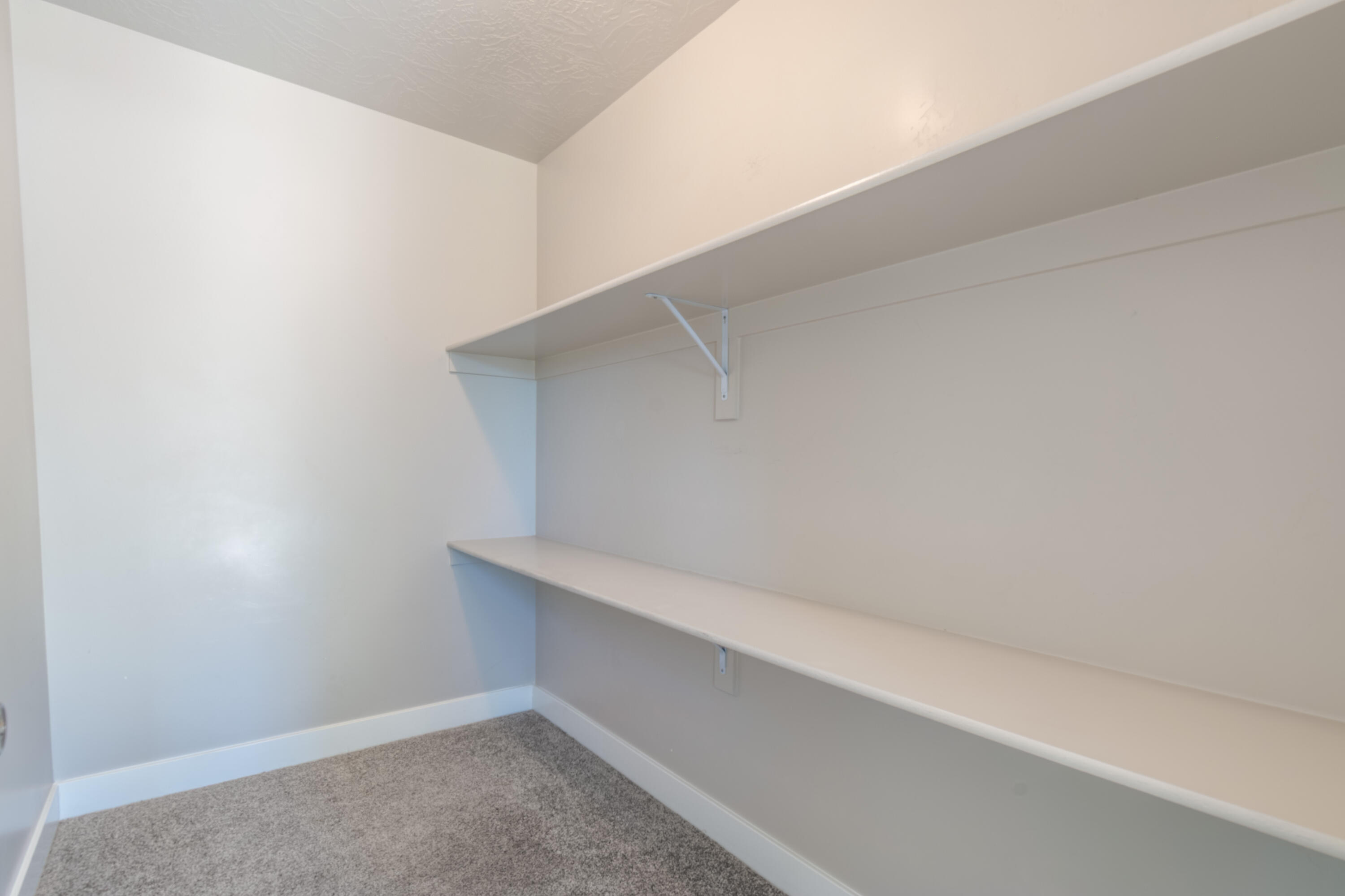 DESERT CREST - Residential