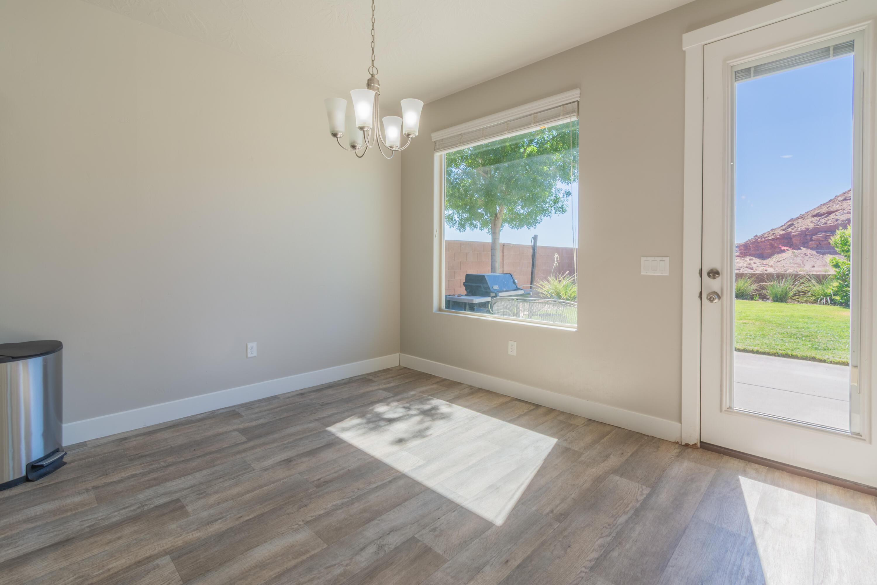 DESERT CREST - Residential