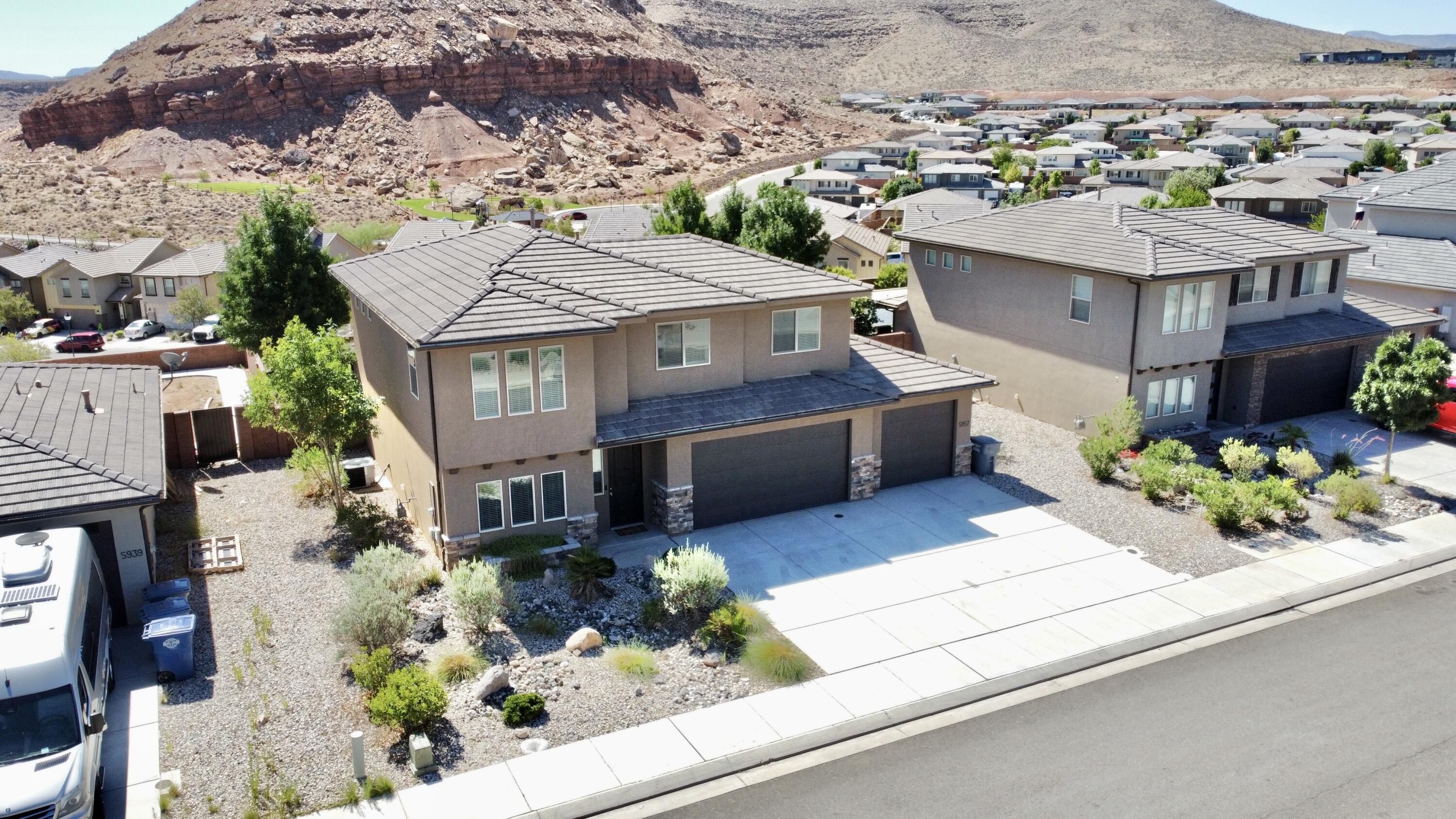 DESERT CREST - Residential