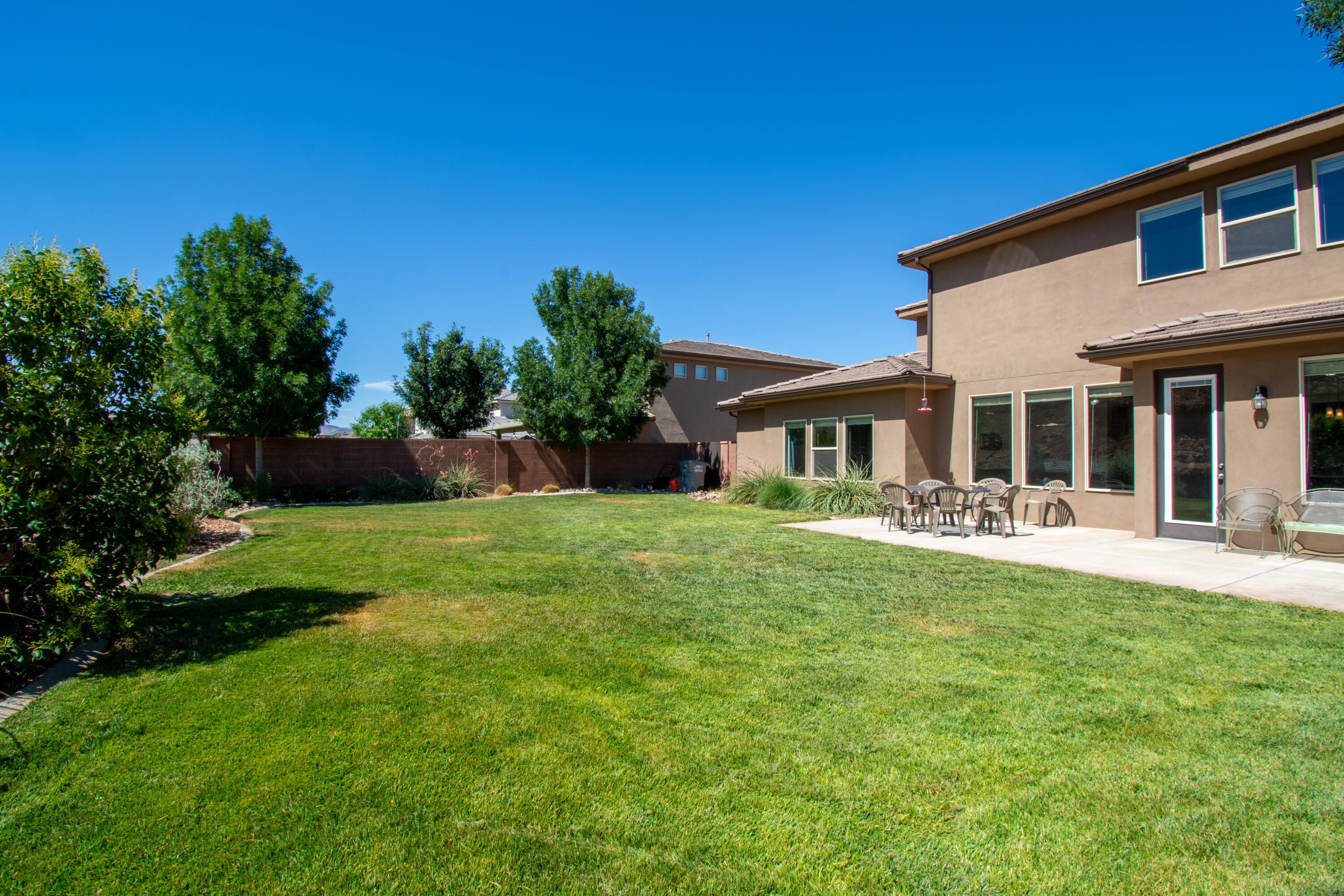 DESERT CREST - Residential