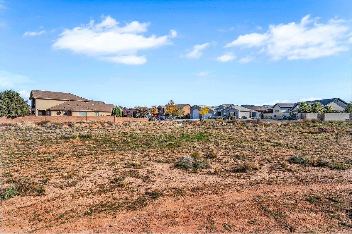 DIXIE SPRINGS - Land