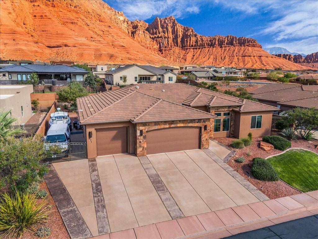Photo of 271 E 250 N, Ivins, UT 84738 (MLS # 26-276947)