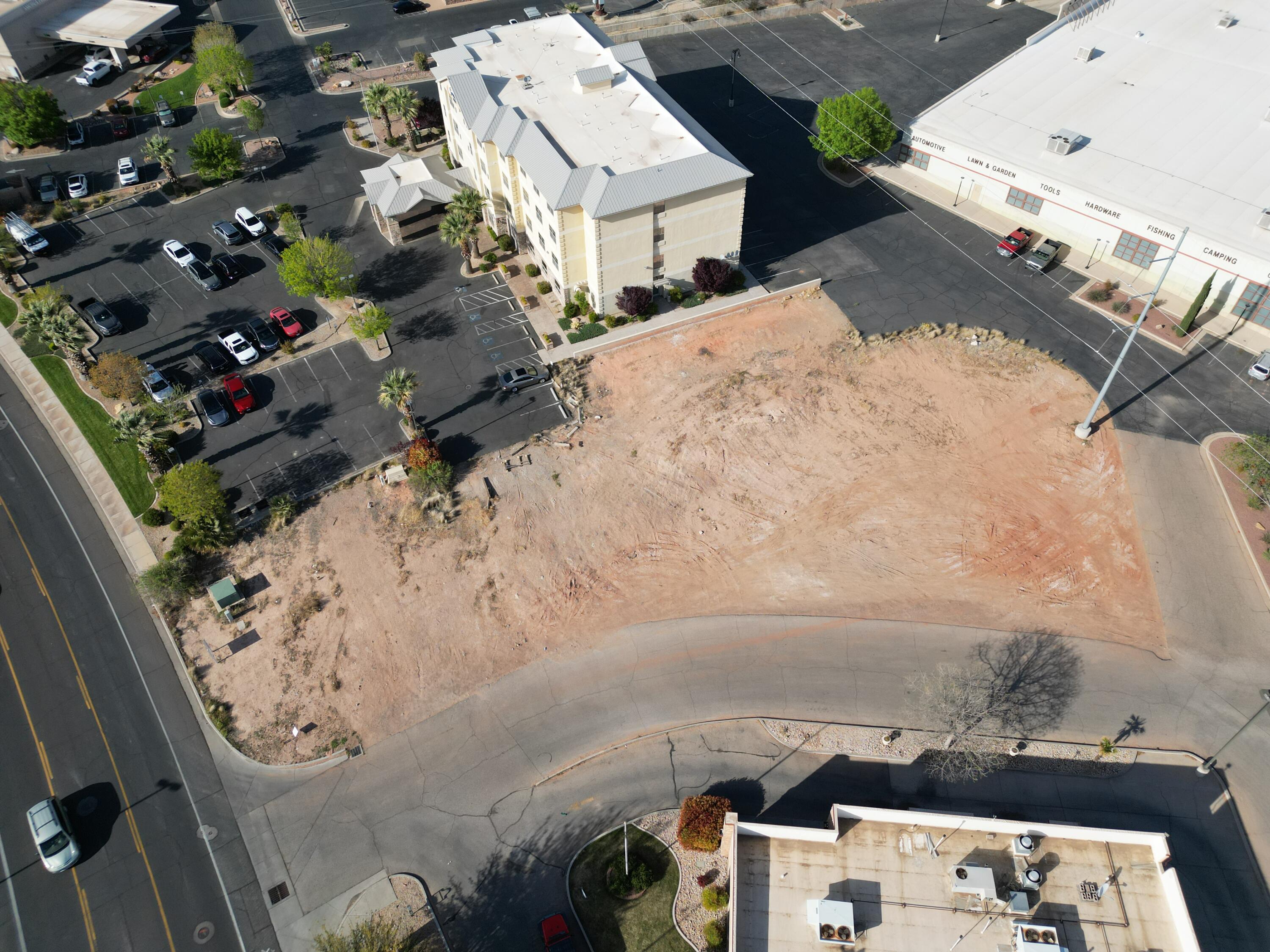 EAST ST GEORGE COMMERCIAL CENTER - Land