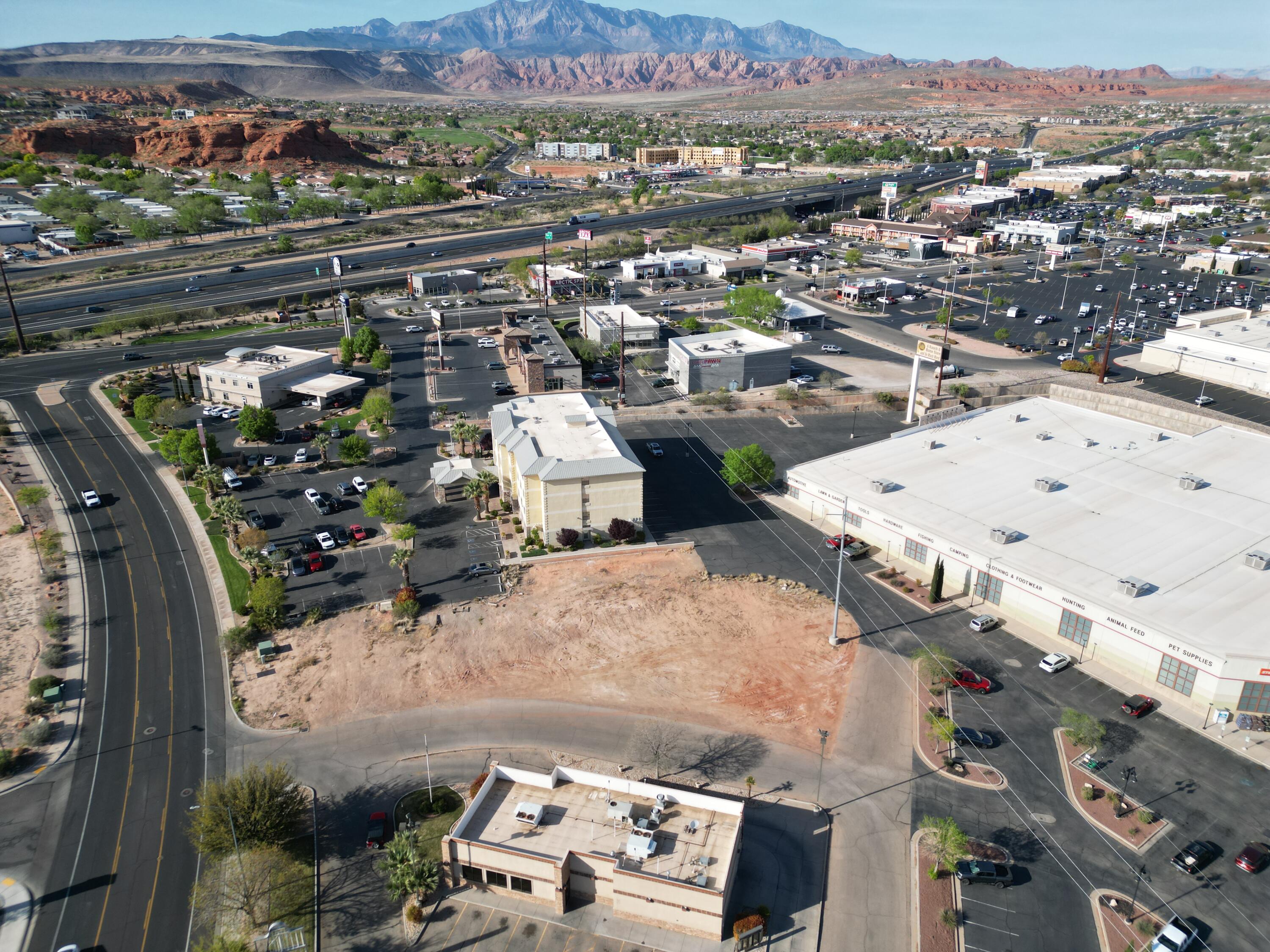 EAST ST GEORGE COMMERCIAL CENTER - Land