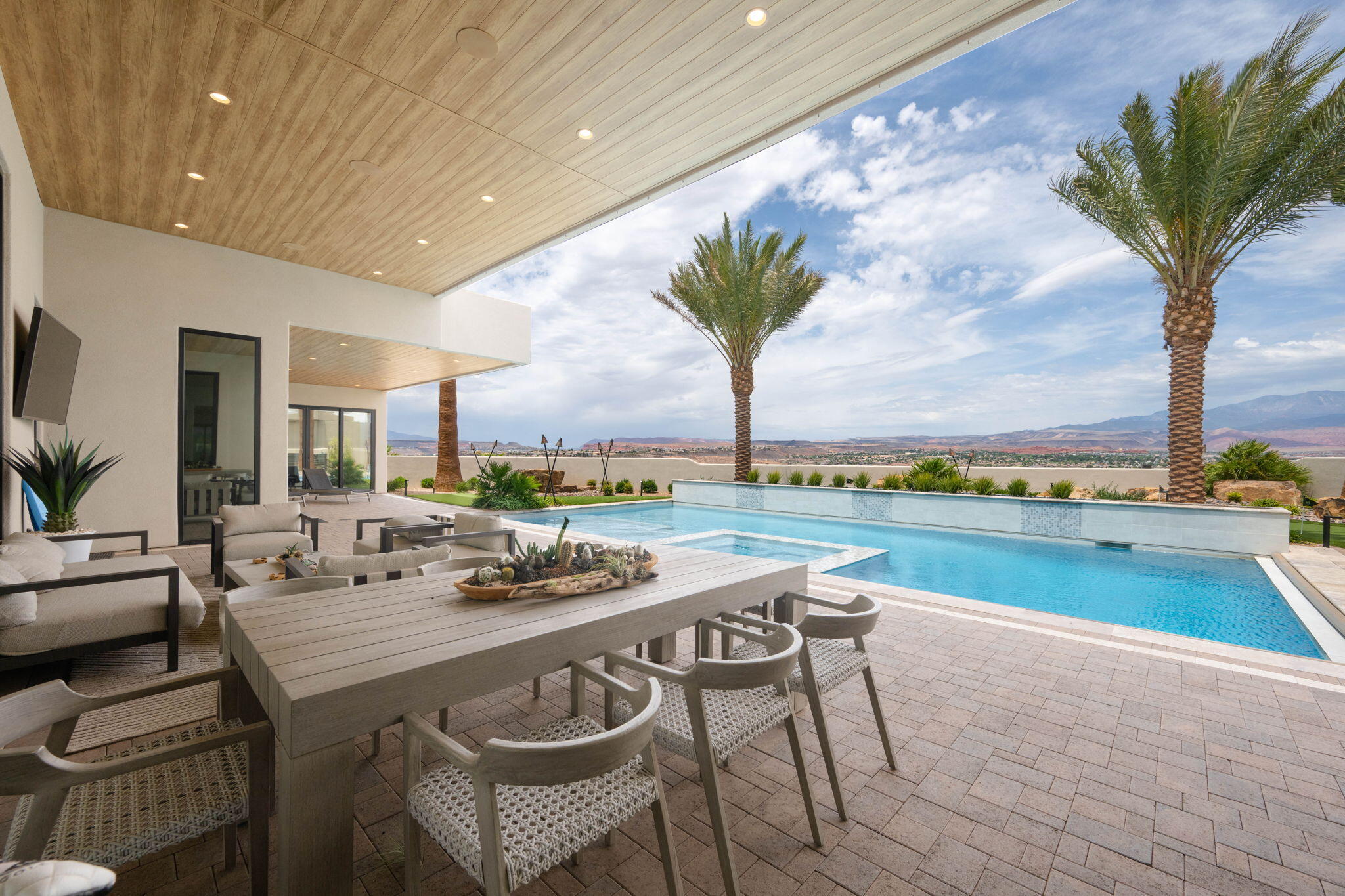 STONE CLIFF - Residential