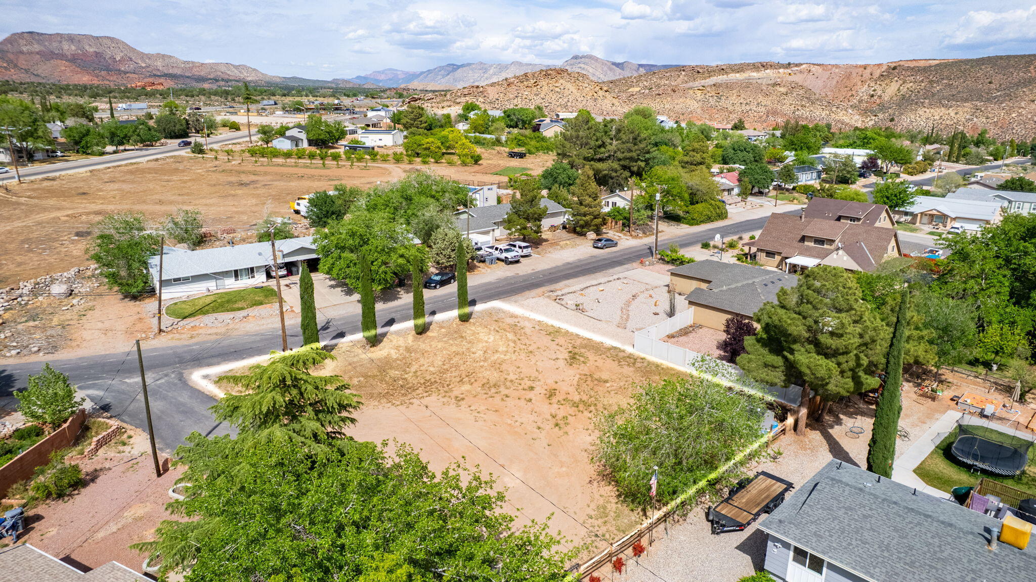 LEEDS ESTATES - Land