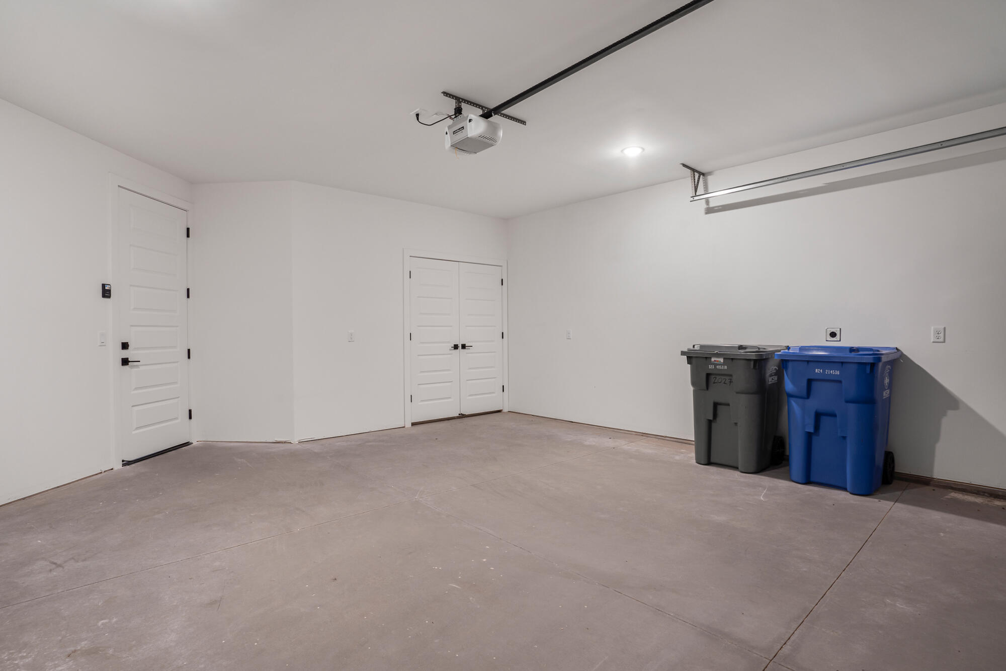 HURRICANE VILLAGE - Residential