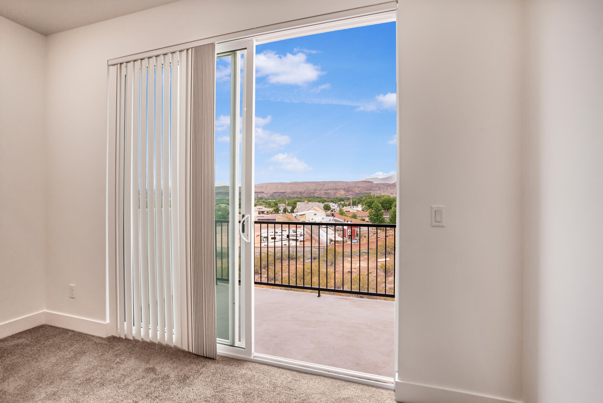 HURRICANE VILLAGE - Residential