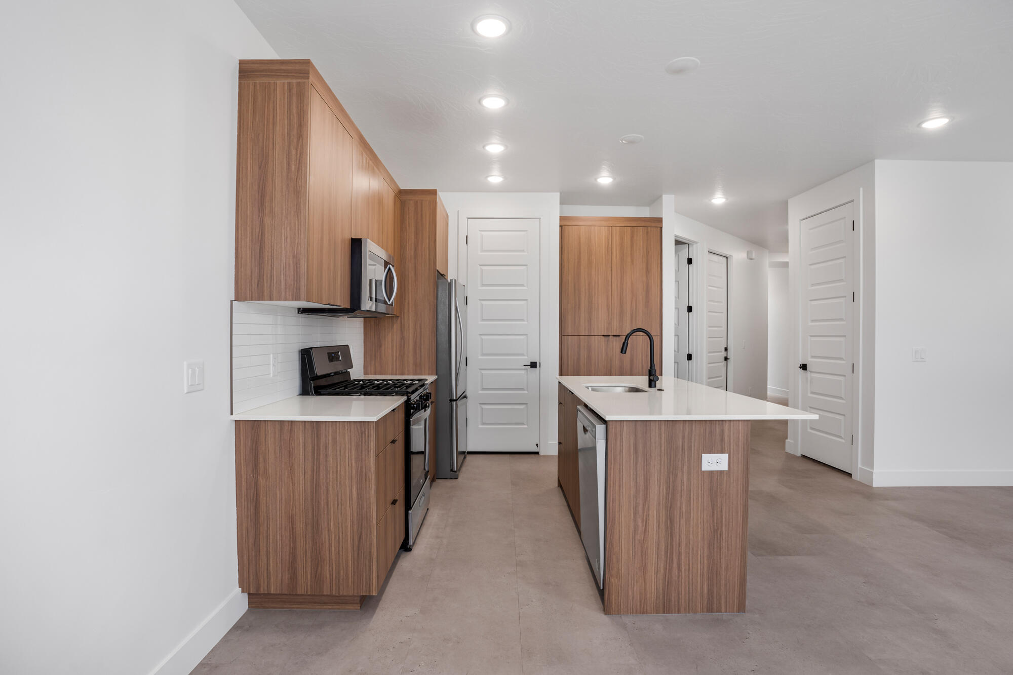 HURRICANE VILLAGE - Residential