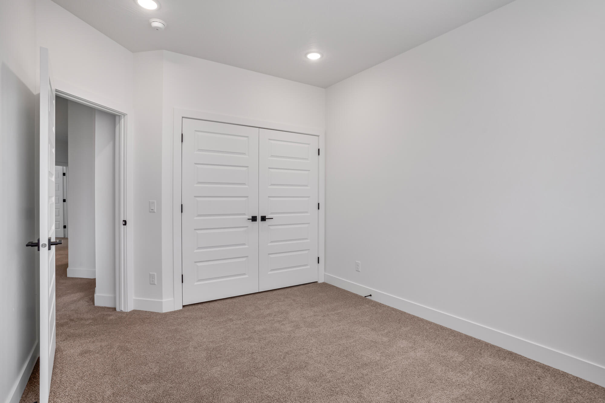 HURRICANE VILLAGE - Residential