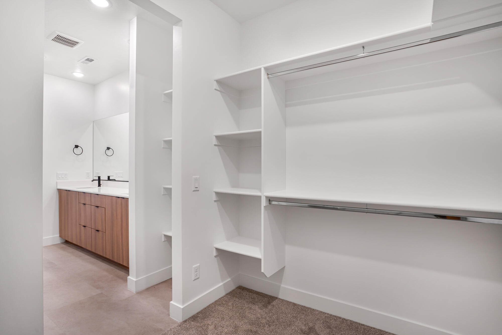 HURRICANE VILLAGE - Residential