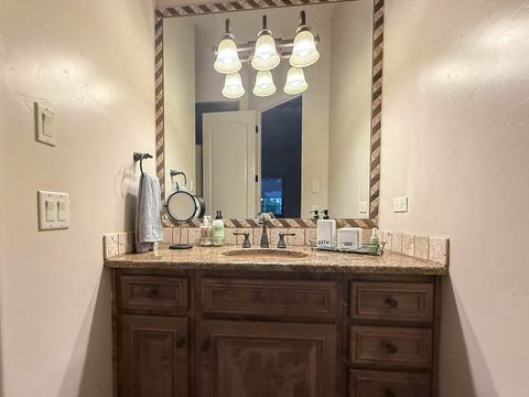 Tiny photo for 1528 N Potomac Ave, Washington, UT 84780 (MLS # 25-266099)