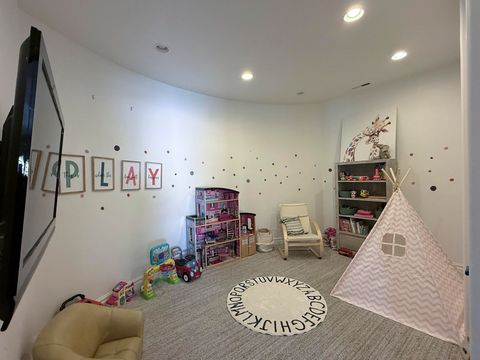 Tiny photo for 1528 N Potomac Ave, Washington, UT 84780 (MLS # 25-266099)