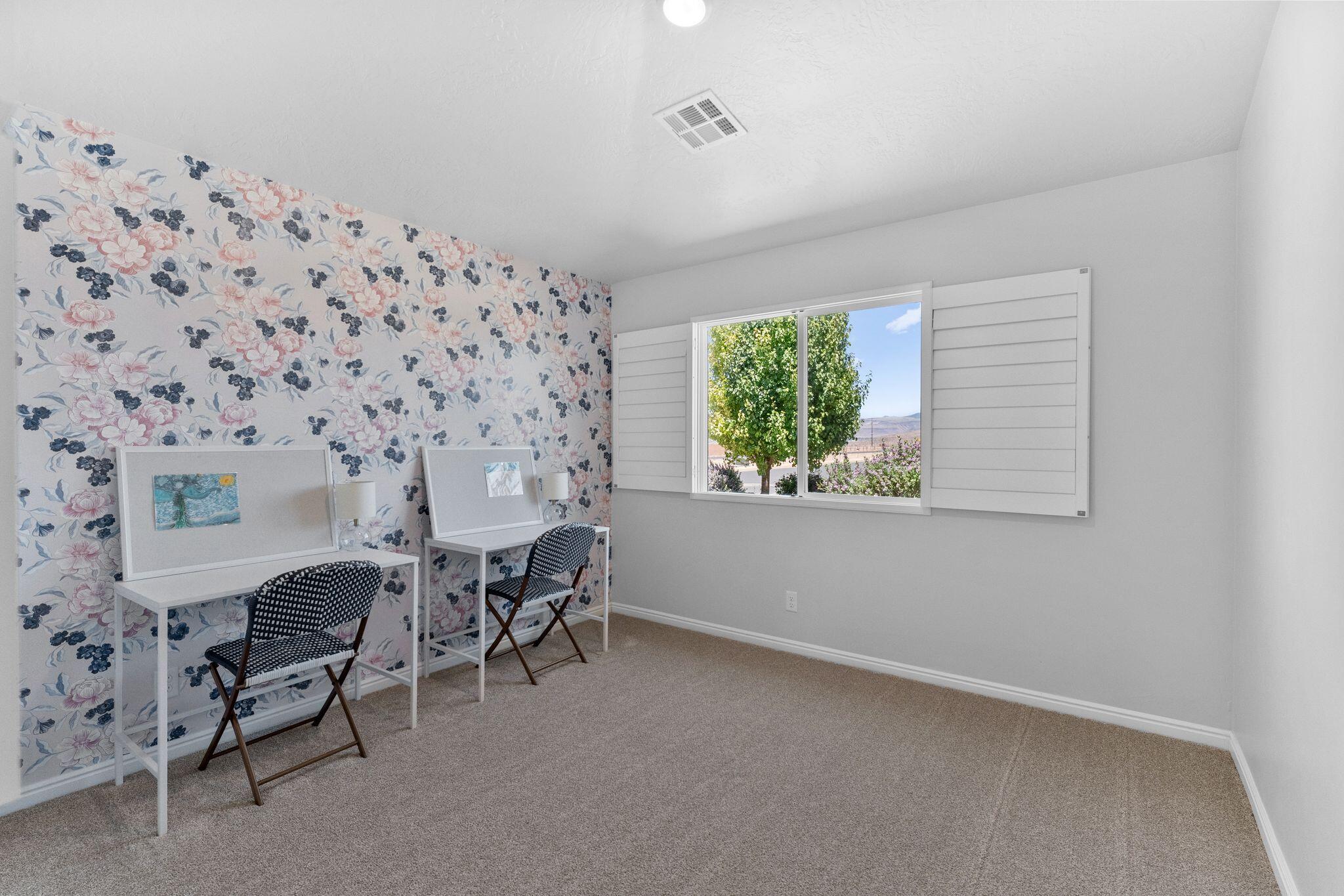 SUGAR PLUM IN THE FIELDS - Residential