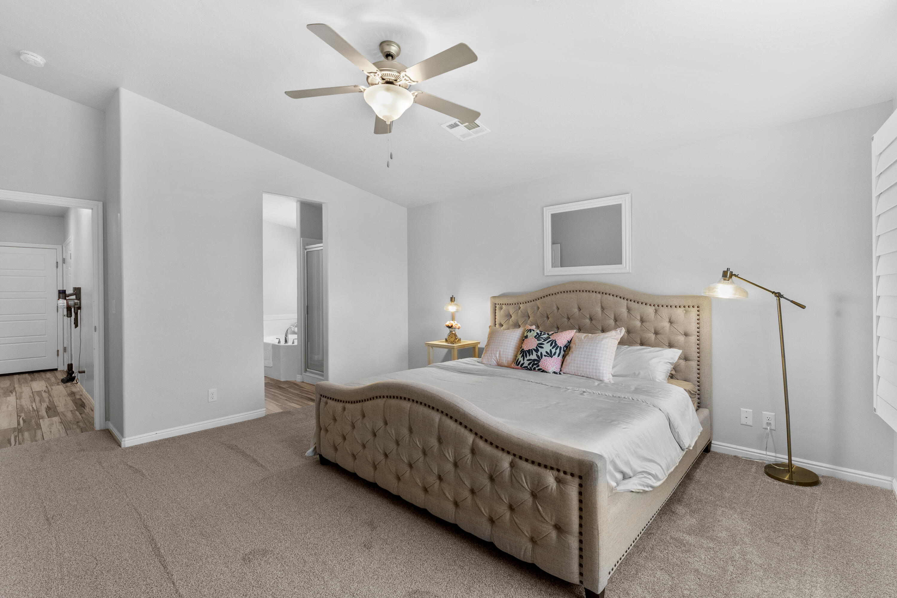 SUGAR PLUM IN THE FIELDS - Residential