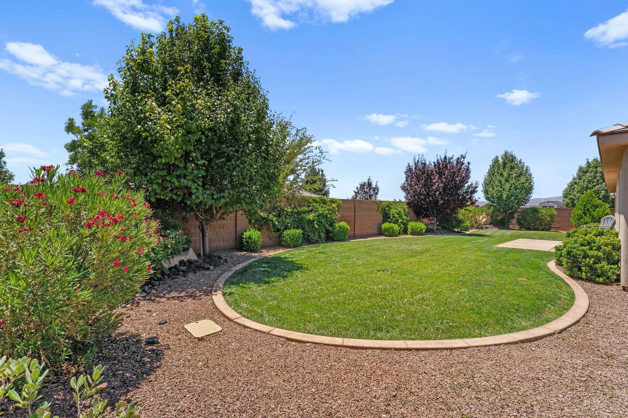 SUGAR PLUM IN THE FIELDS - Residential