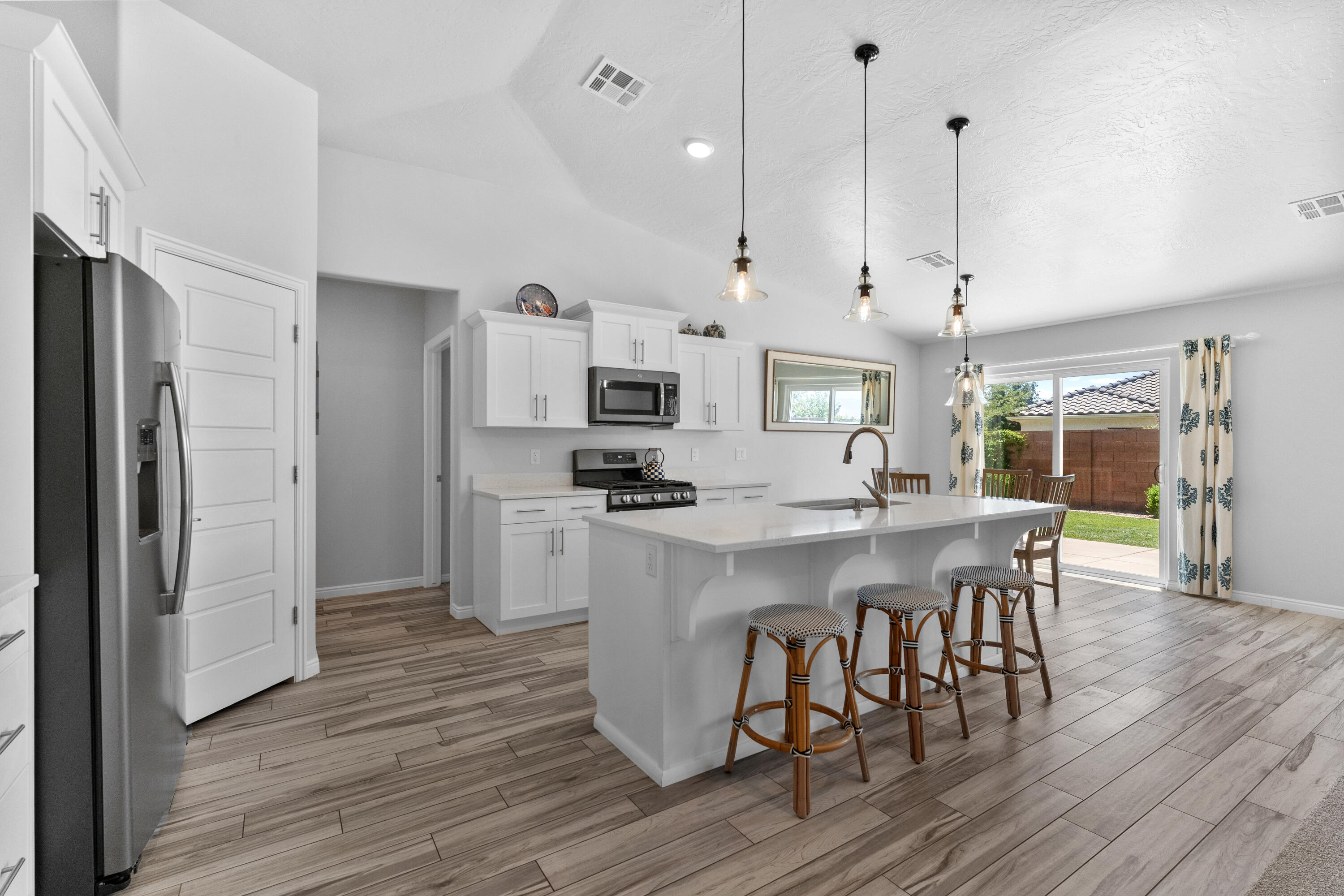 SUGAR PLUM IN THE FIELDS - Residential