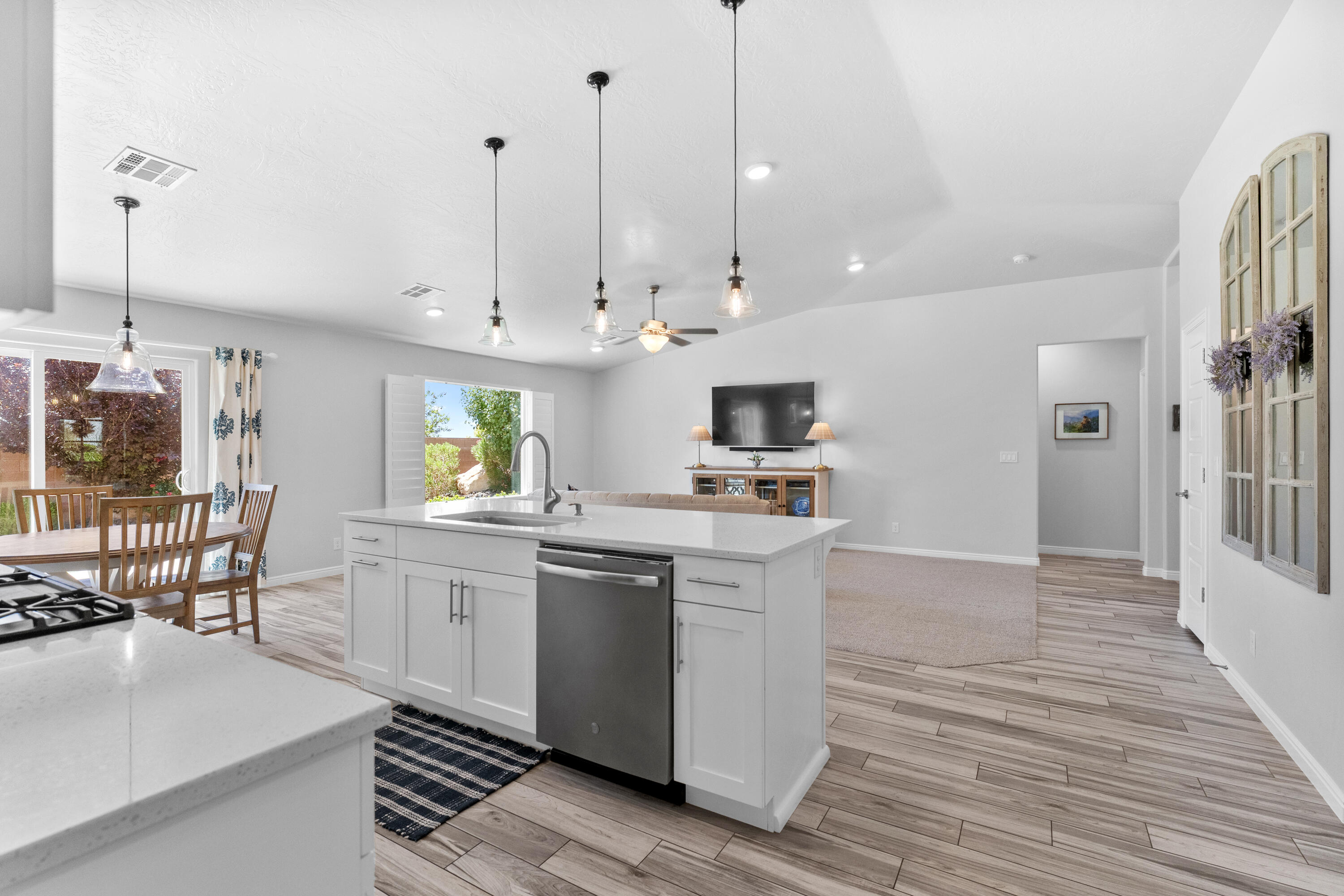 SUGAR PLUM IN THE FIELDS - Residential