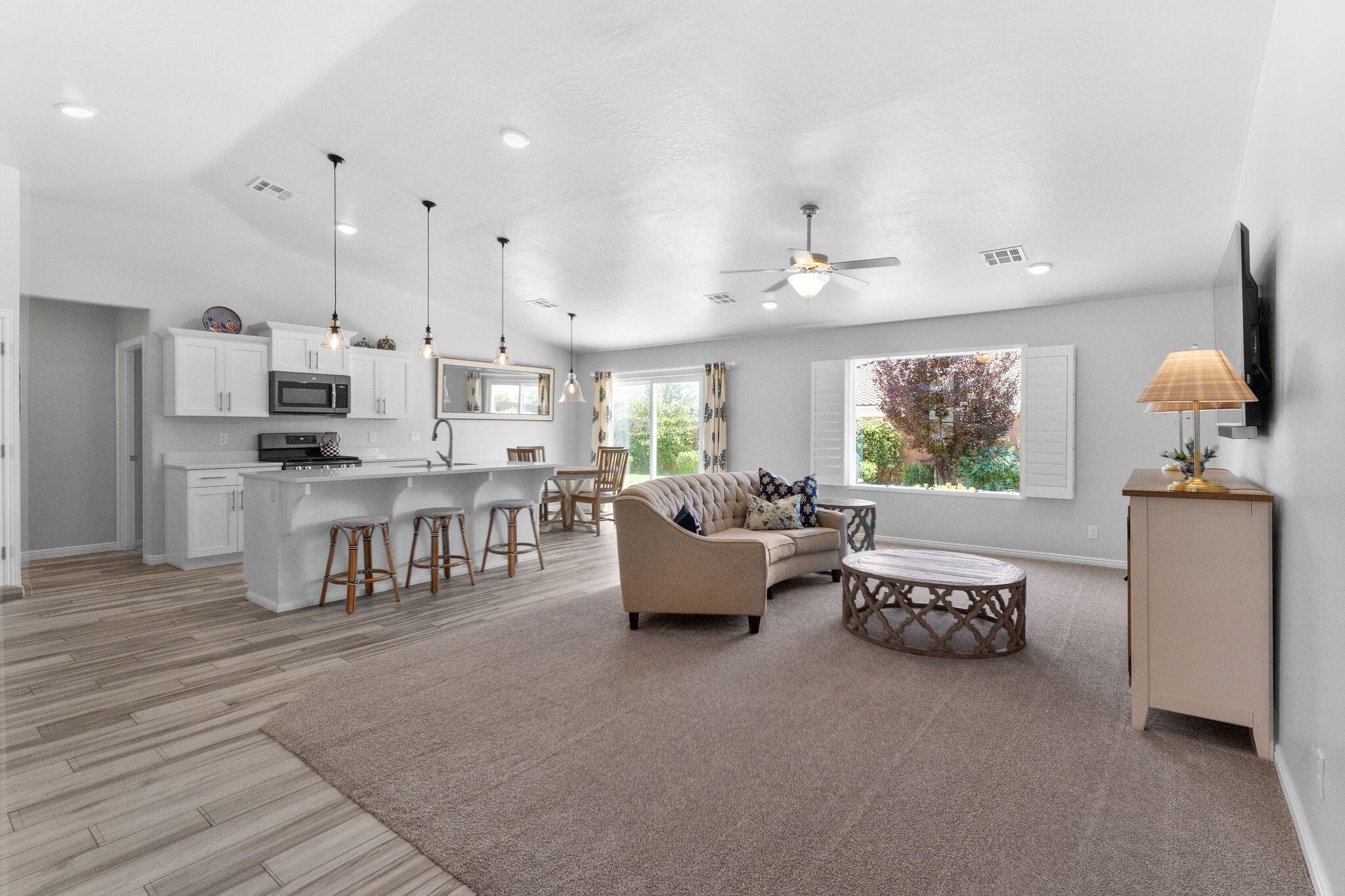 SUGAR PLUM IN THE FIELDS - Residential