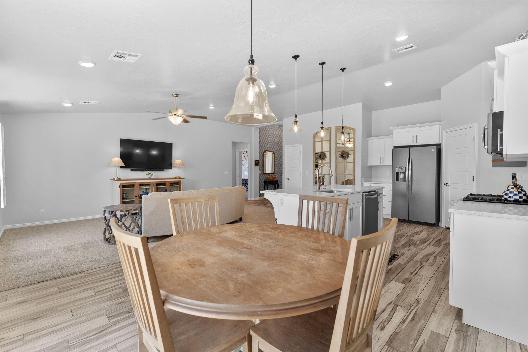 SUGAR PLUM IN THE FIELDS - Residential