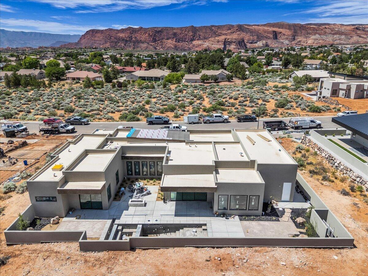 LEDGES OF SG JOHNSON ARCH - Residential