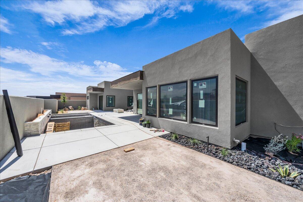 LEDGES OF SG JOHNSON ARCH - Residential