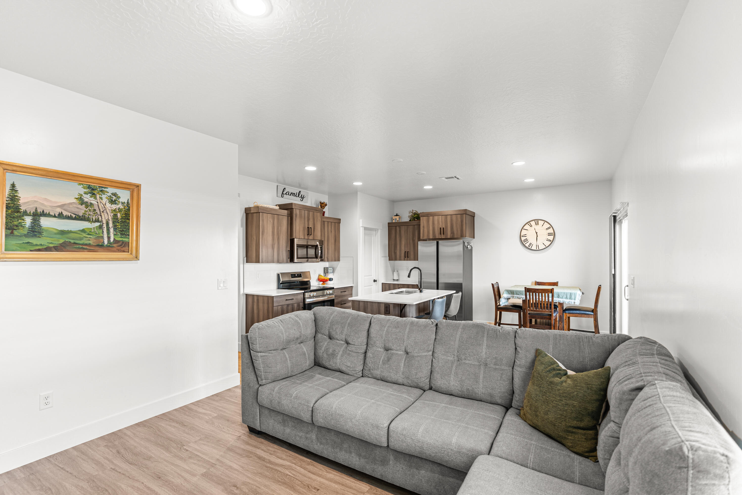 SOUTH DESERT TH - Residential