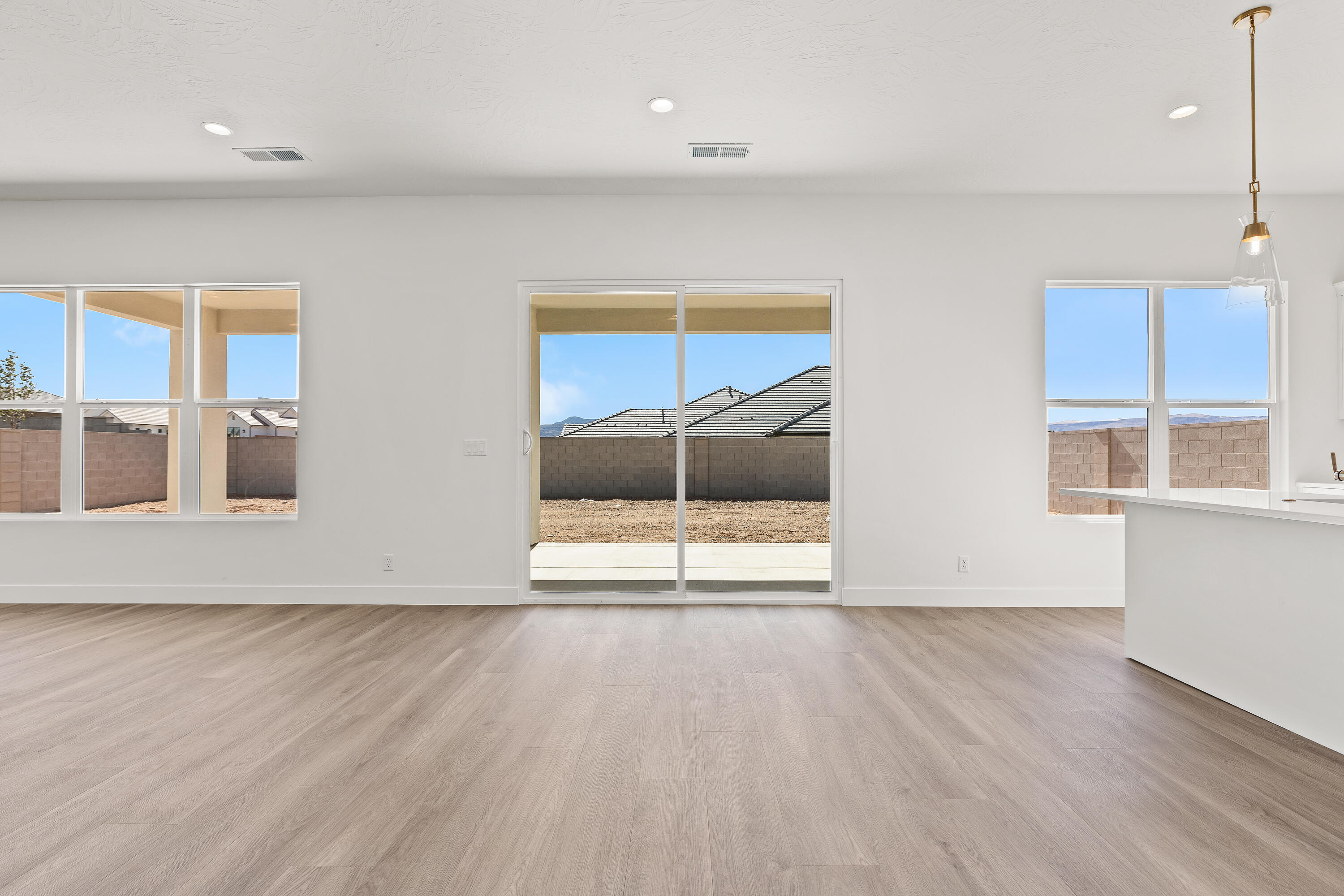 DESERT HORIZON - Residential