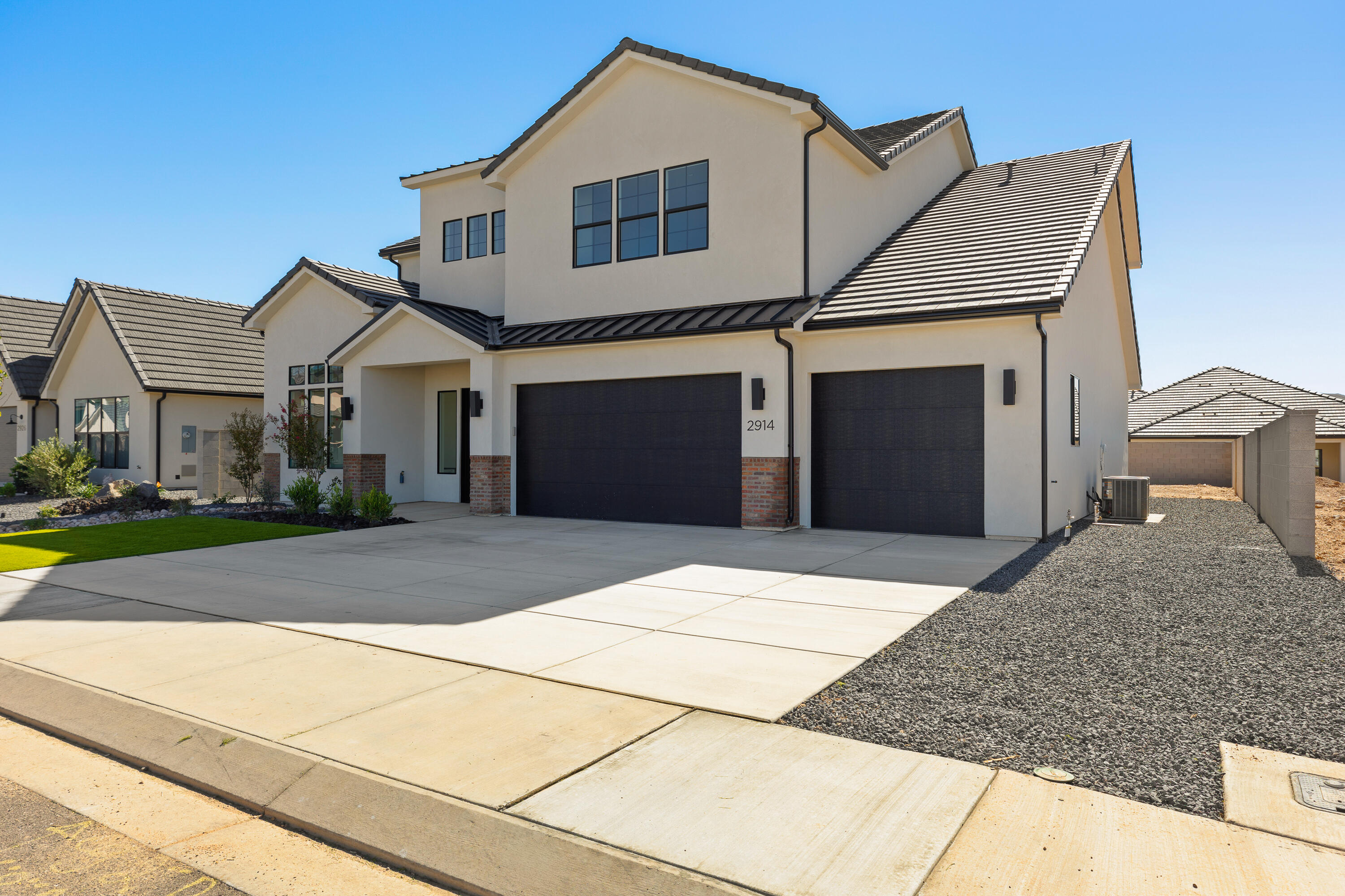 DESERT HORIZON - Residential